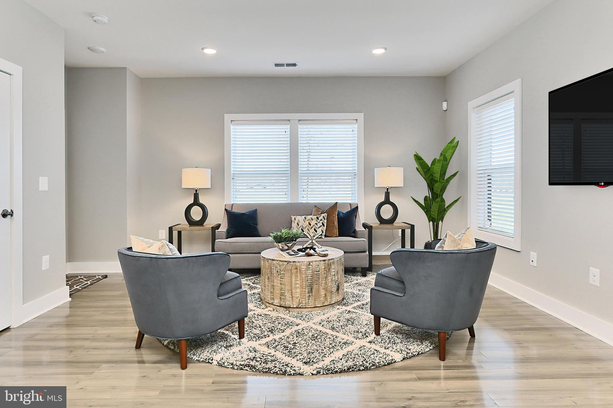 SM ONE LOUDOUN CONDO - Residential