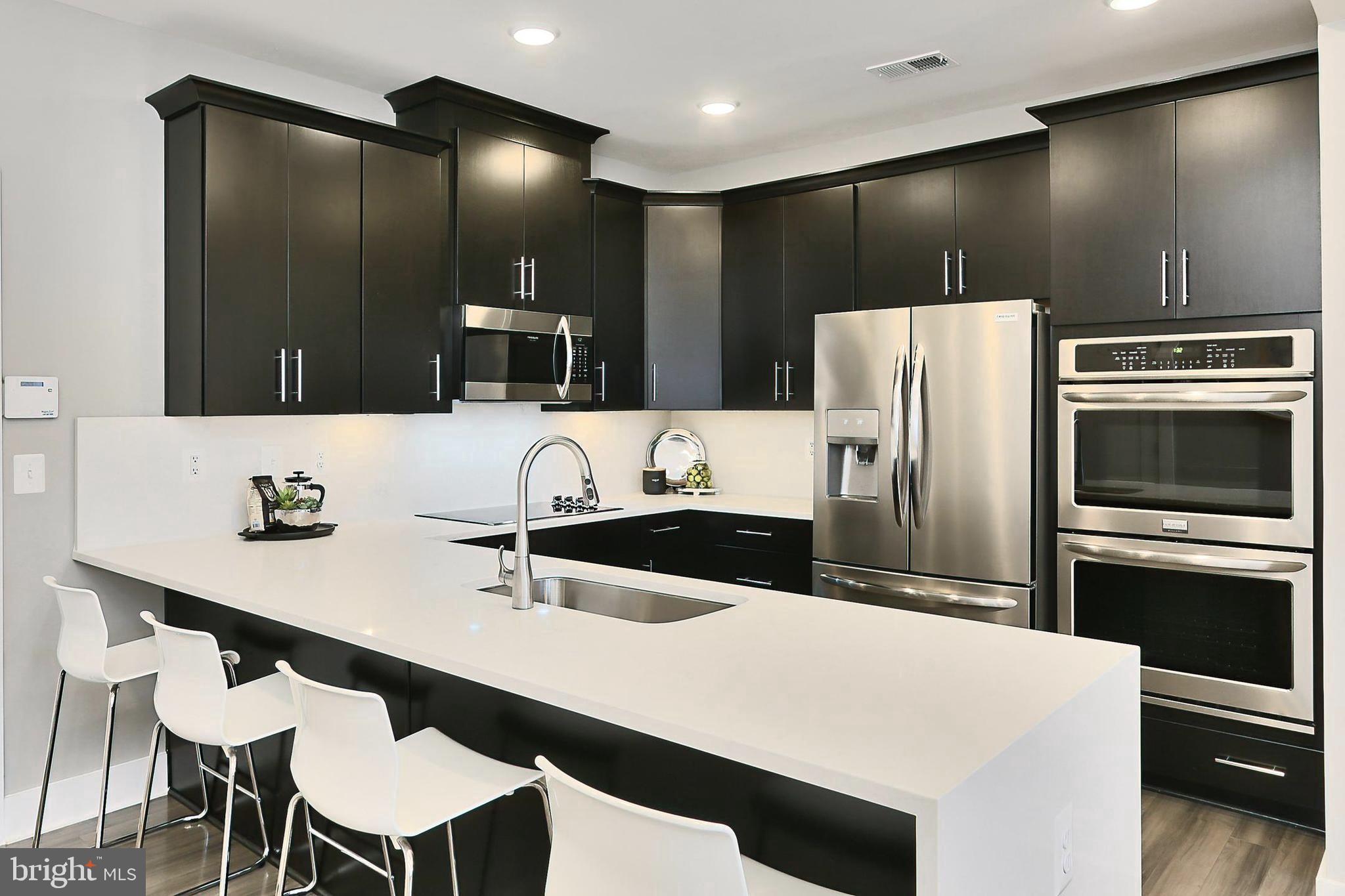 SM ONE LOUDOUN CONDO - Residential