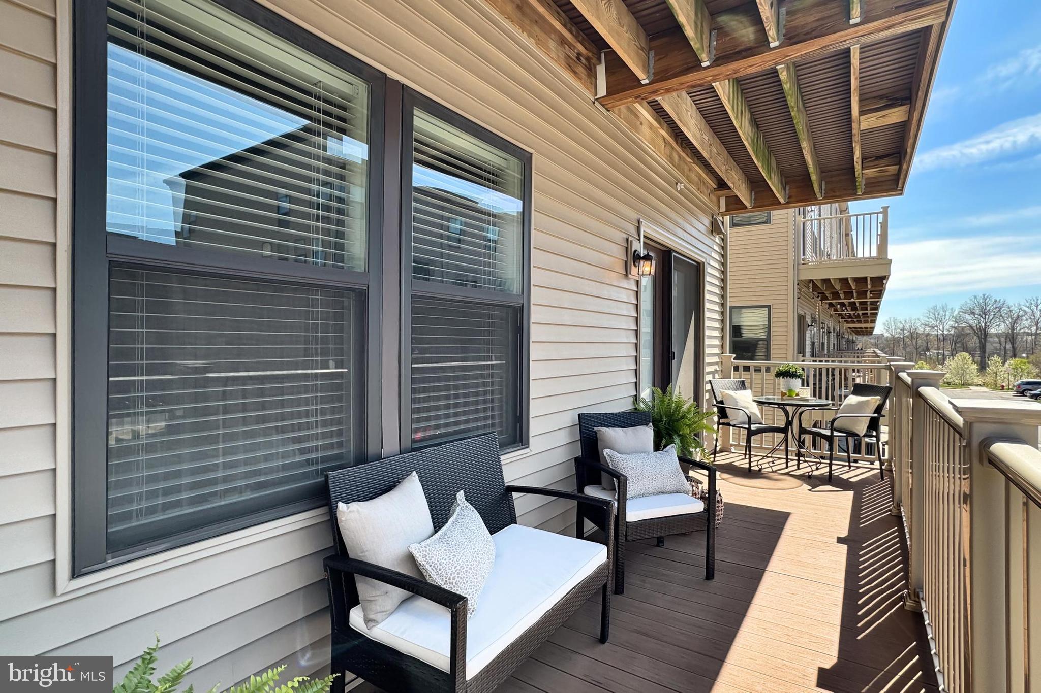 SM ONE LOUDOUN CONDO - Residential