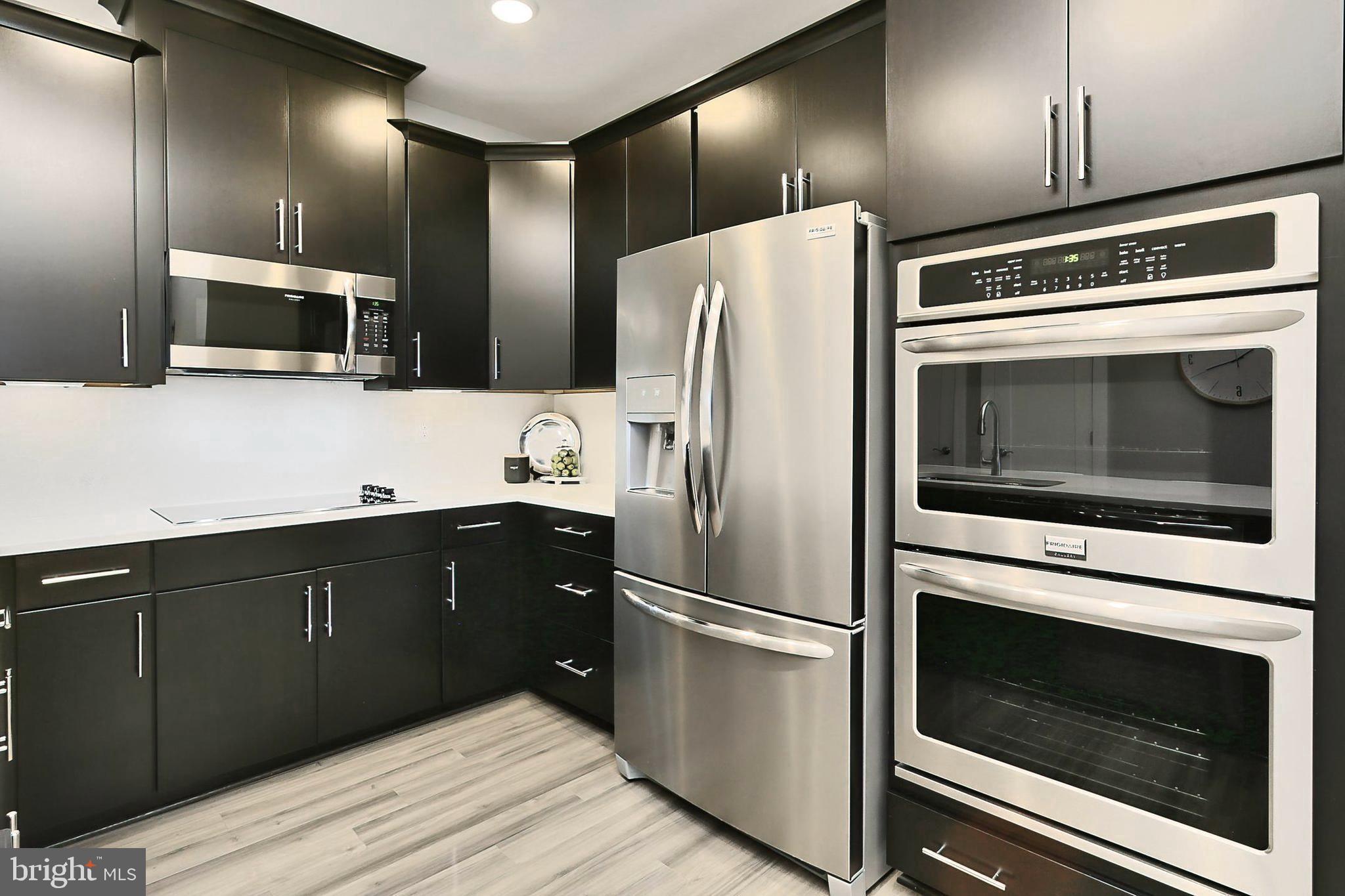 SM ONE LOUDOUN CONDO - Residential