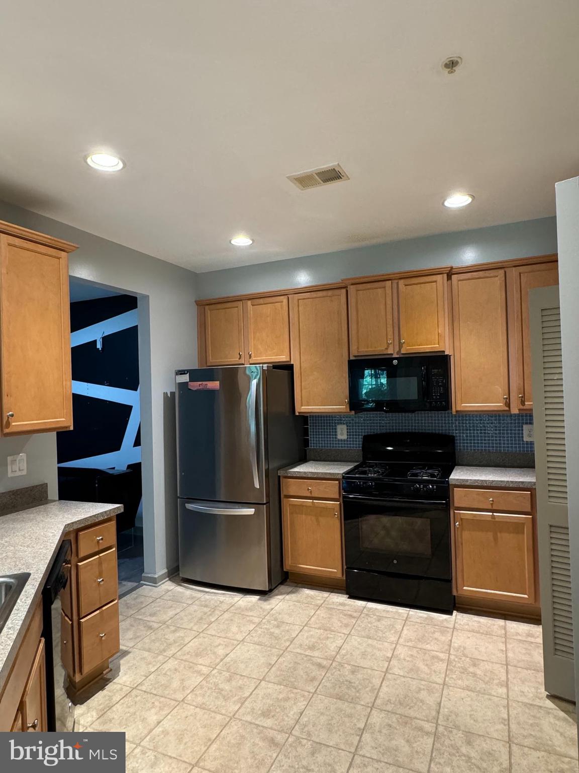 LEGACY AT CHERRY TREE - Residential Lease