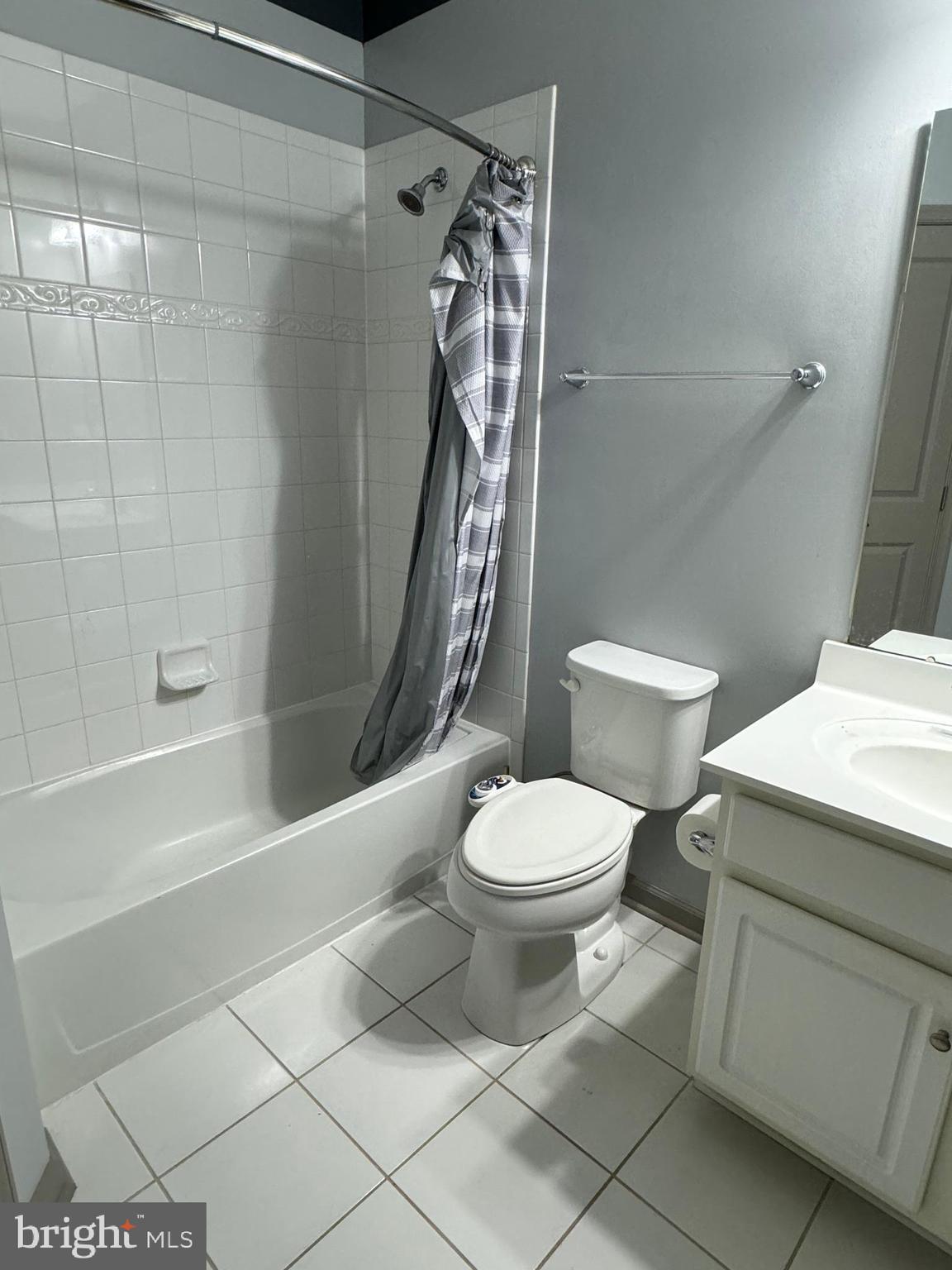 LEGACY AT CHERRY TREE - Residential Lease