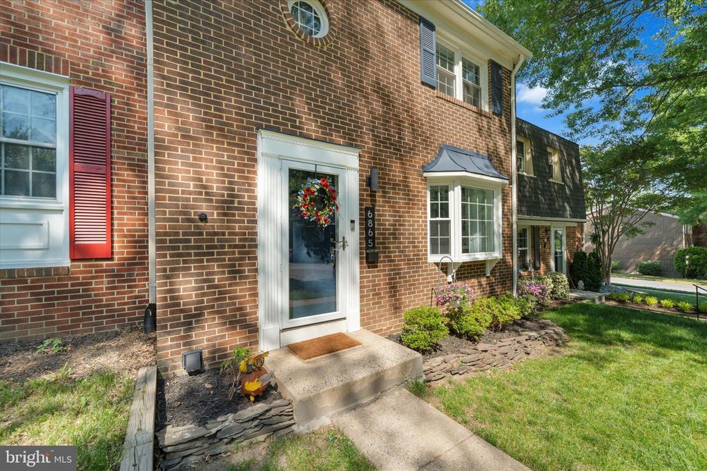 Photo of 6865 Brian Michael Court, SPRINGFIELD, VA 22153 (MLS # VAFX2311192)