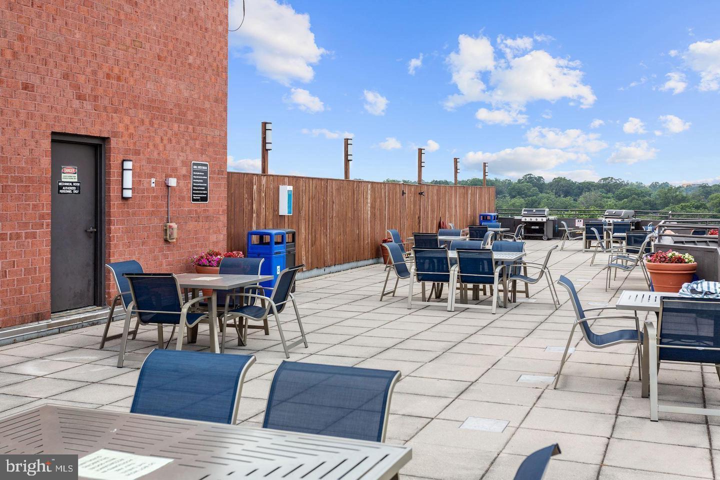 WESTVIEW AT BALLSTON METRO - Residential