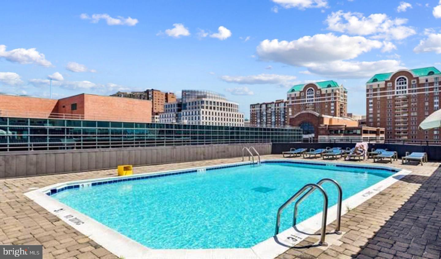 WESTVIEW AT BALLSTON METRO - Residential