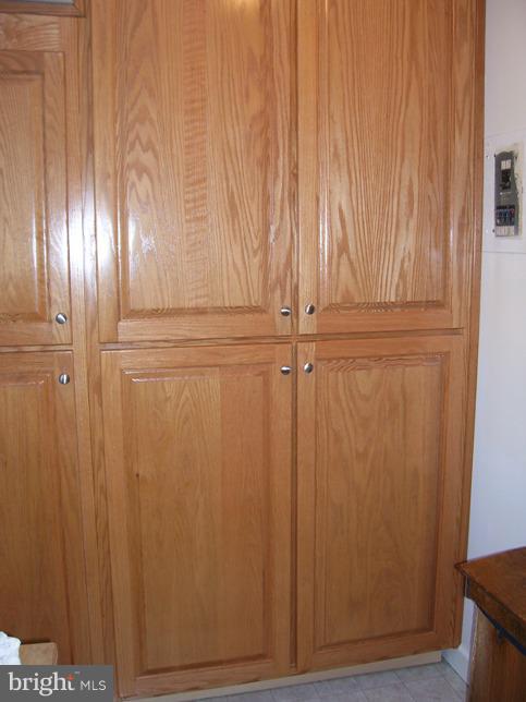 MAYFLOWER SQUARE - Residential Lease