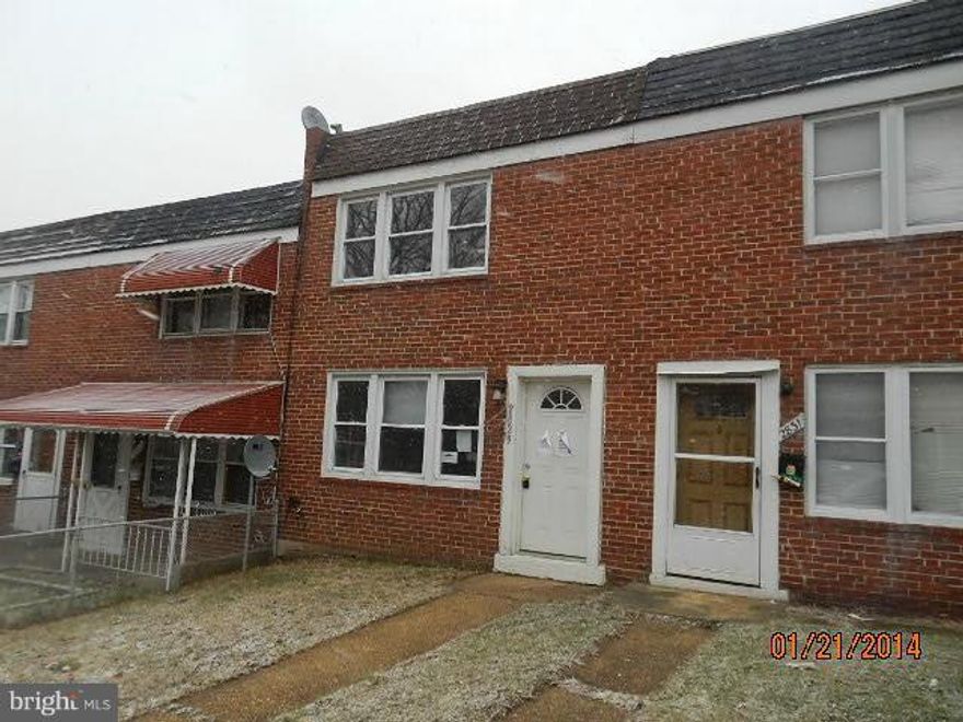 Fannie Mae Homepath property.  Buy for as little as 5%down.  Property is approved for Homepath Renovation Mortgage Financing.  Charming home in Lakeland.  This 3bedroom 1bath home has kitchen dining room combo, HVAC, and size nice front lawn.  Located just minutes from shopping and I-95,I-895.