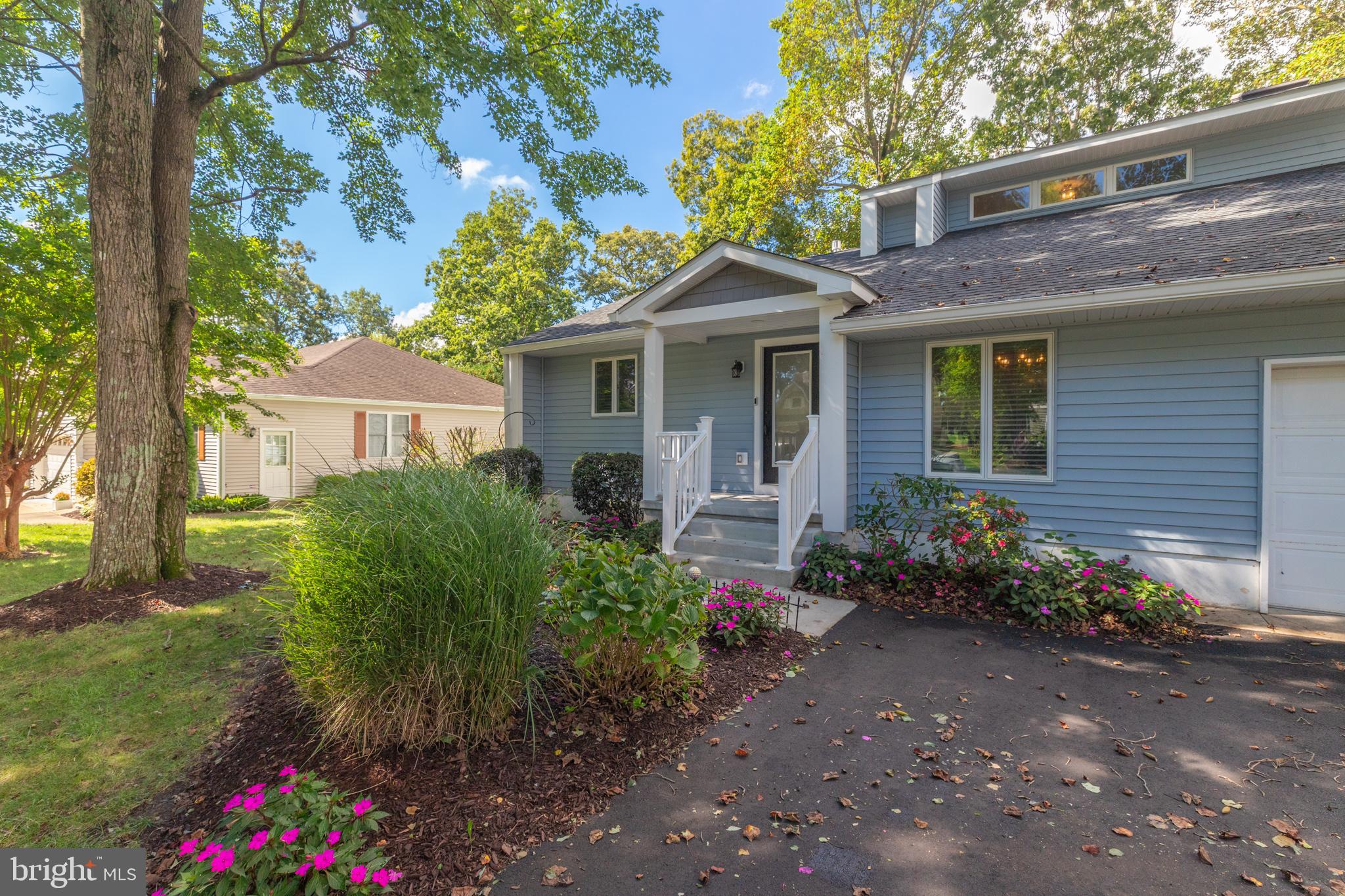 FAIRWAY VILLAS - Residential