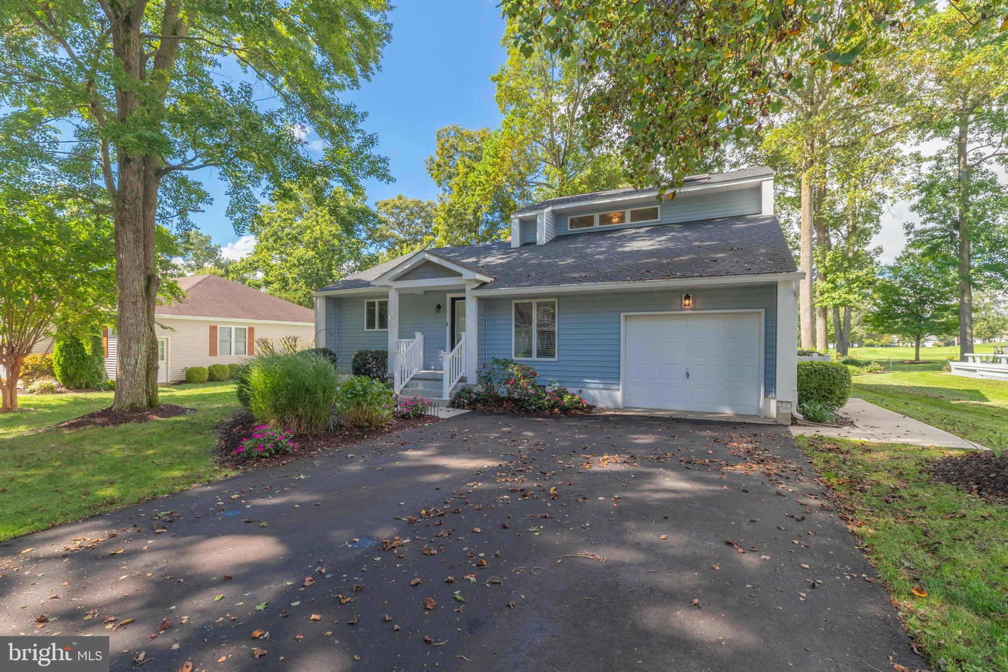 FAIRWAY VILLAS - Residential