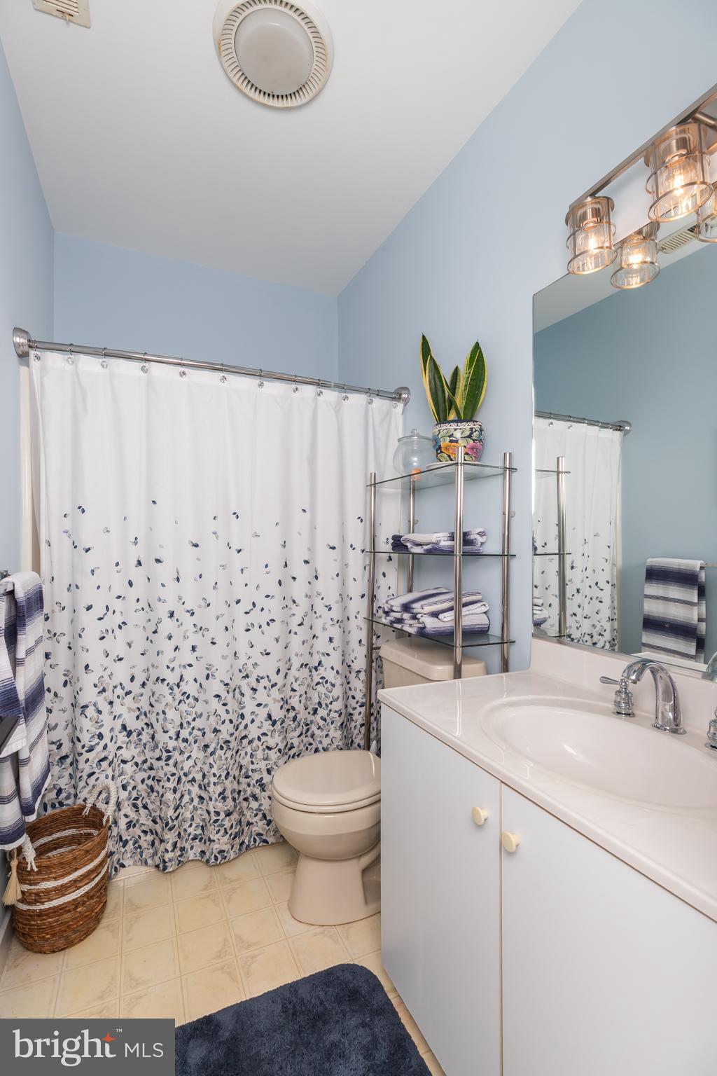 FAIRWAY VILLAS - Residential