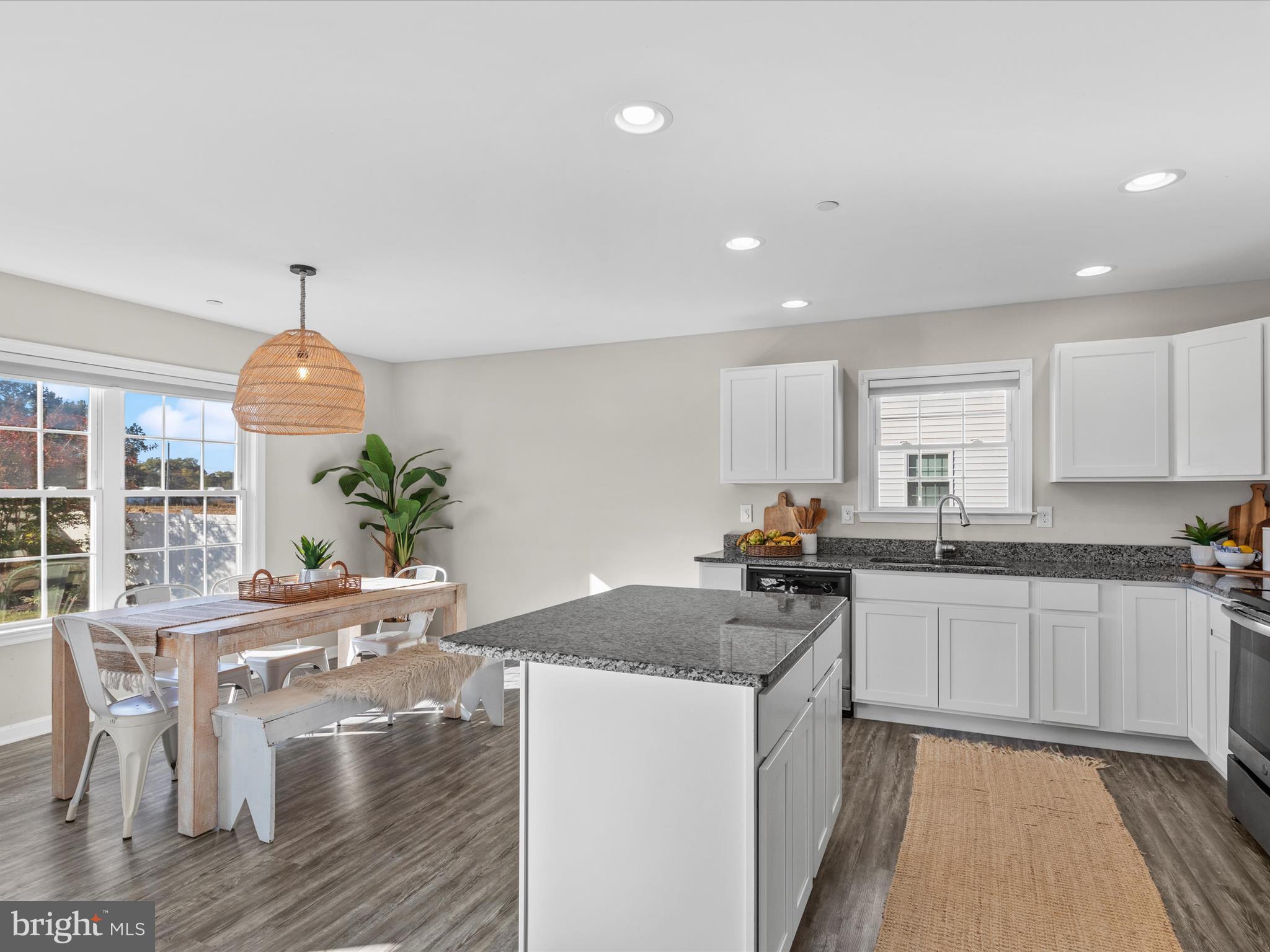 CEDAR COMMONS - Residential