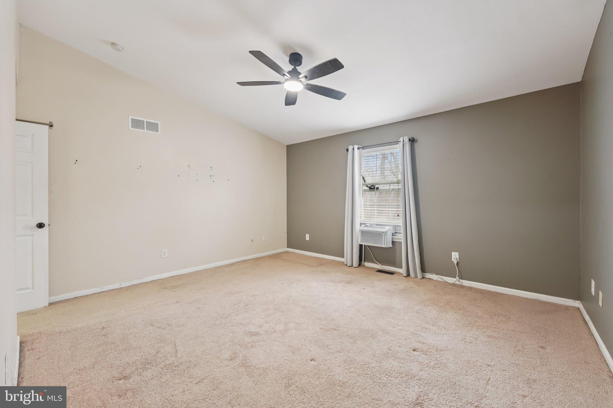 COUNTRY CREEK - Residential