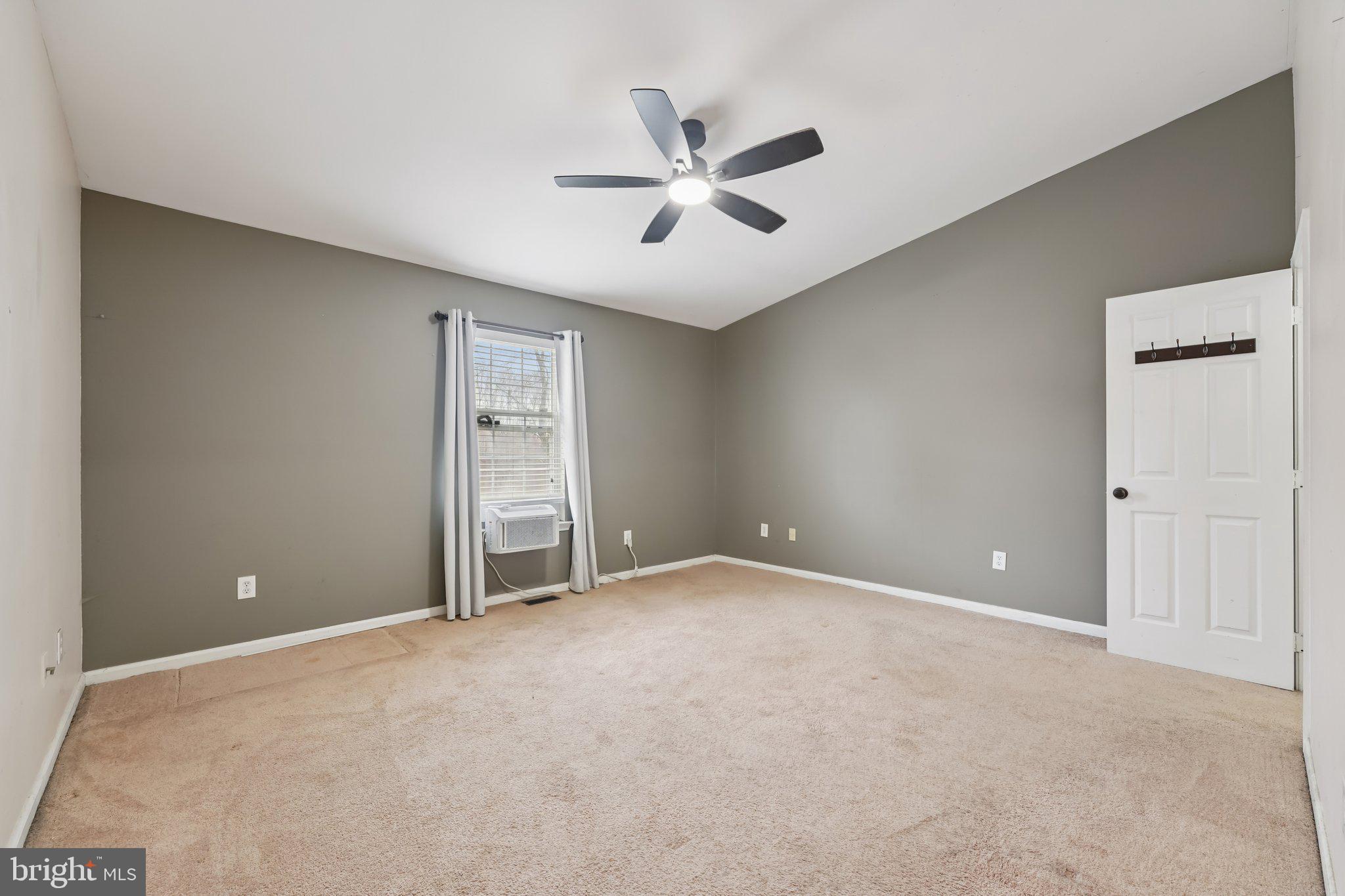 COUNTRY CREEK - Residential