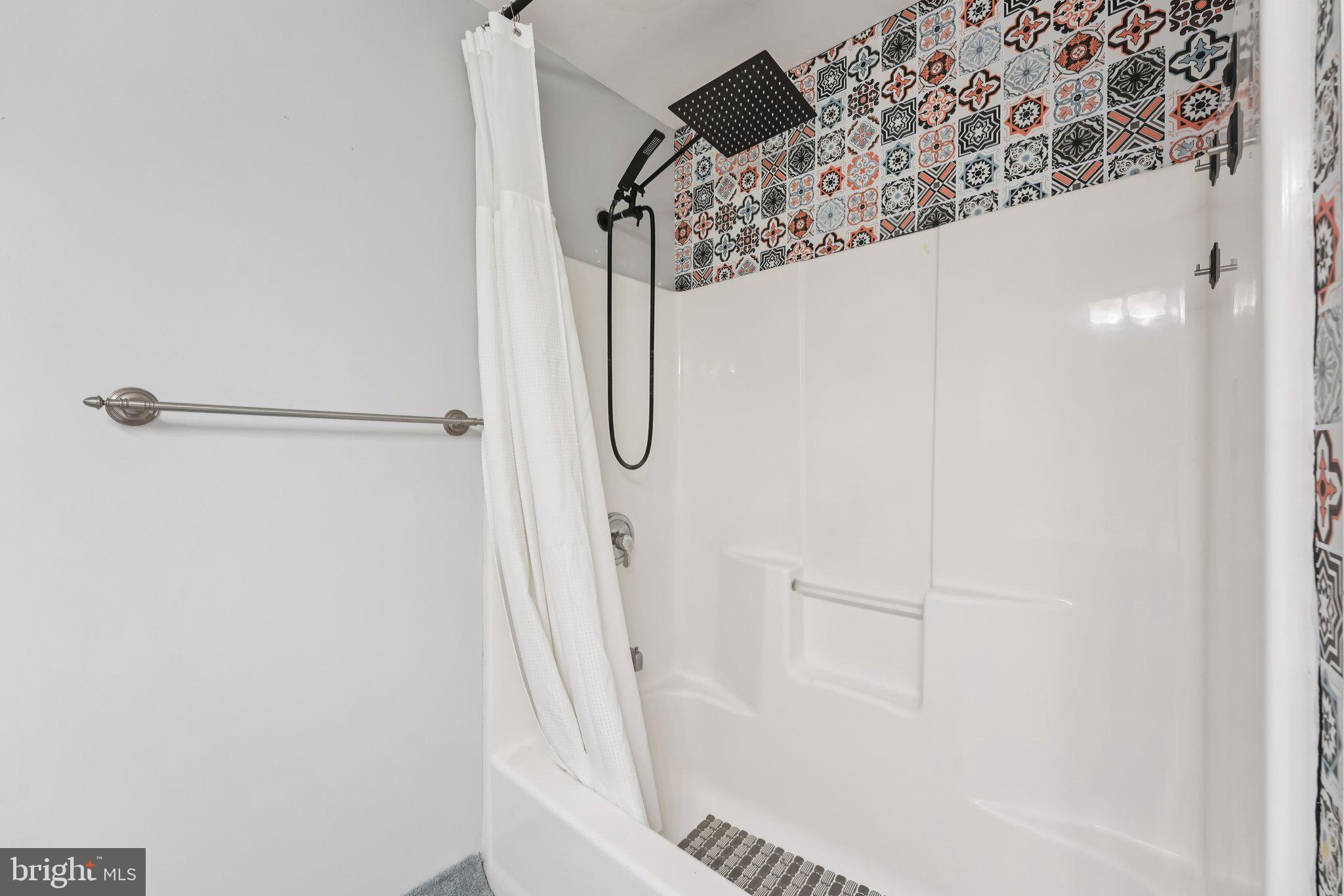 COUNTRY CREEK - Residential