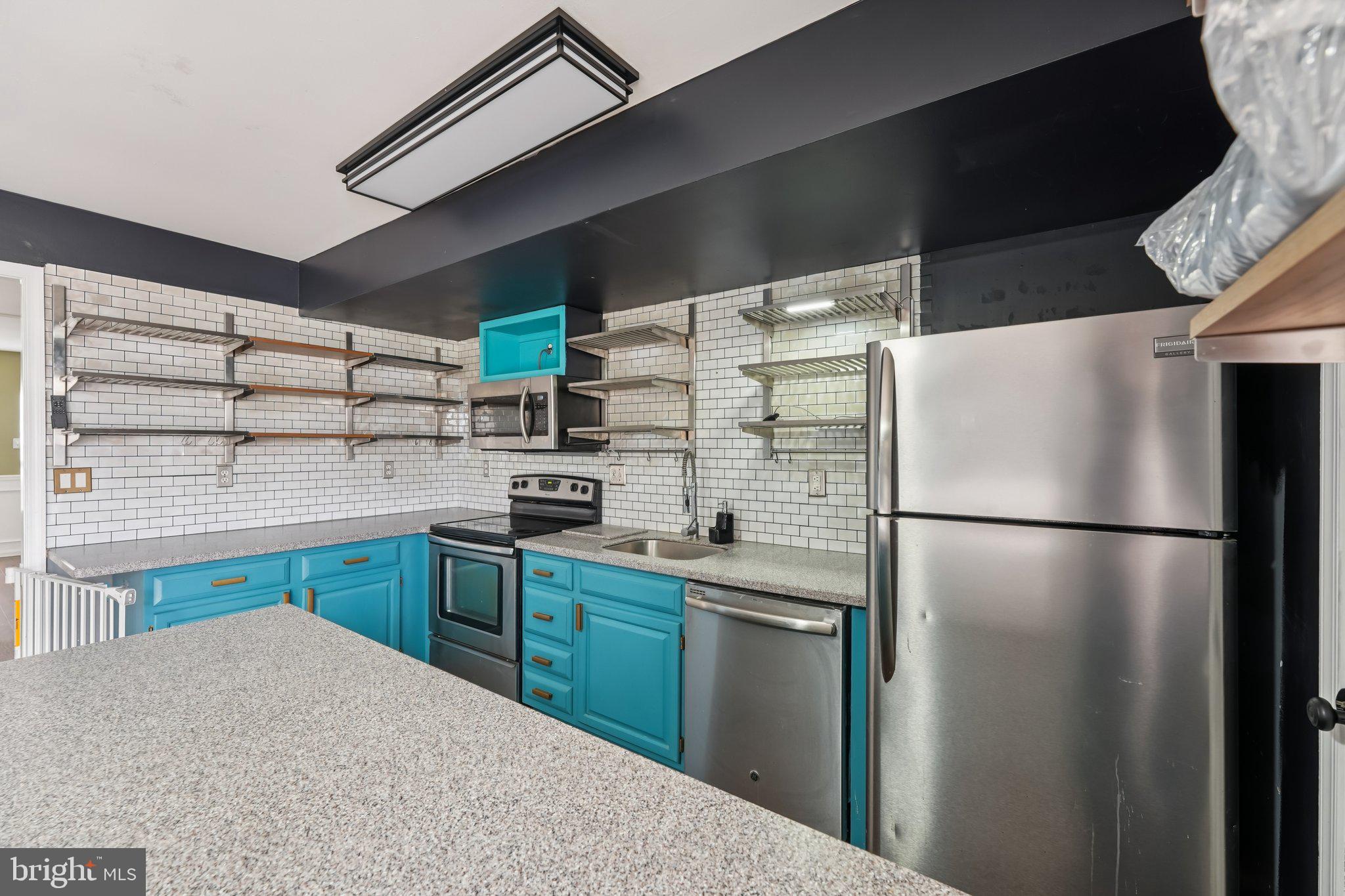 COUNTRY CREEK - Residential