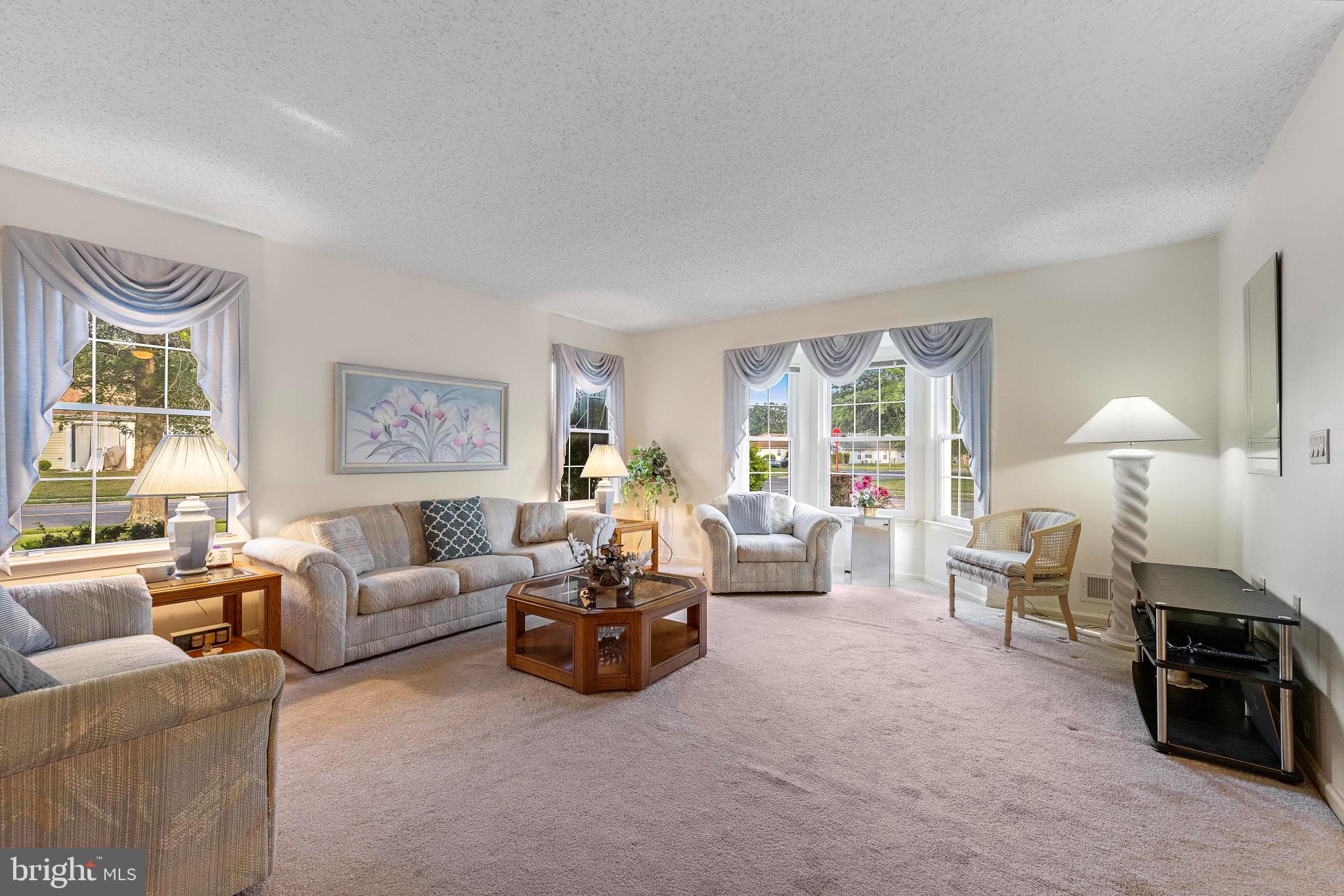 2 COTTONWOOD DRIVE