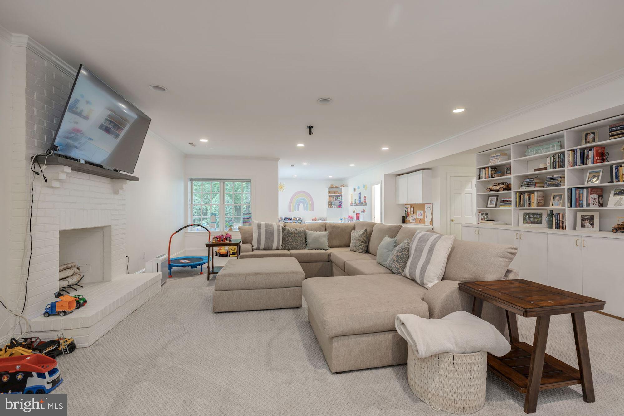 BRADLEY HILLS - Residential