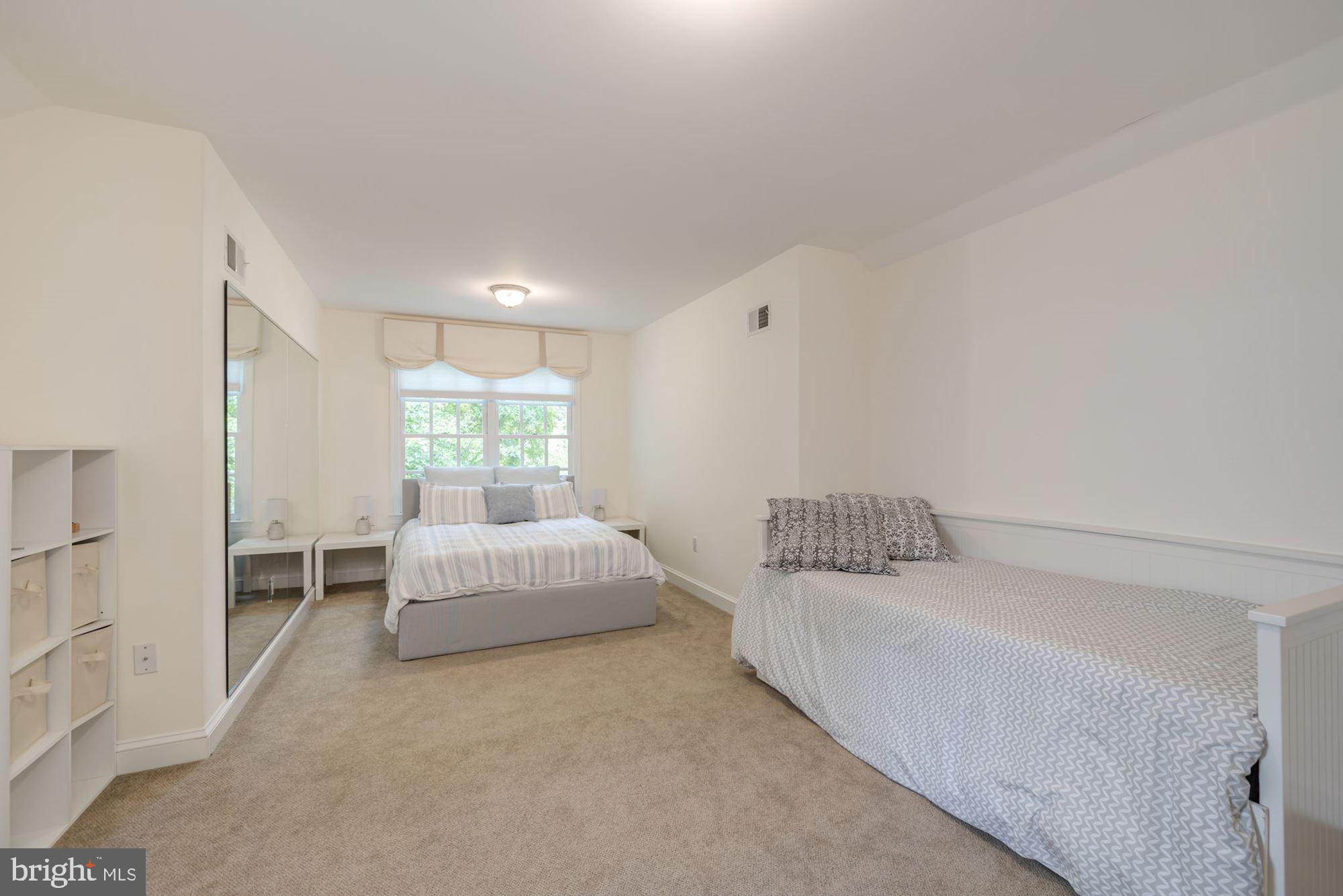 BRADLEY HILLS - Residential