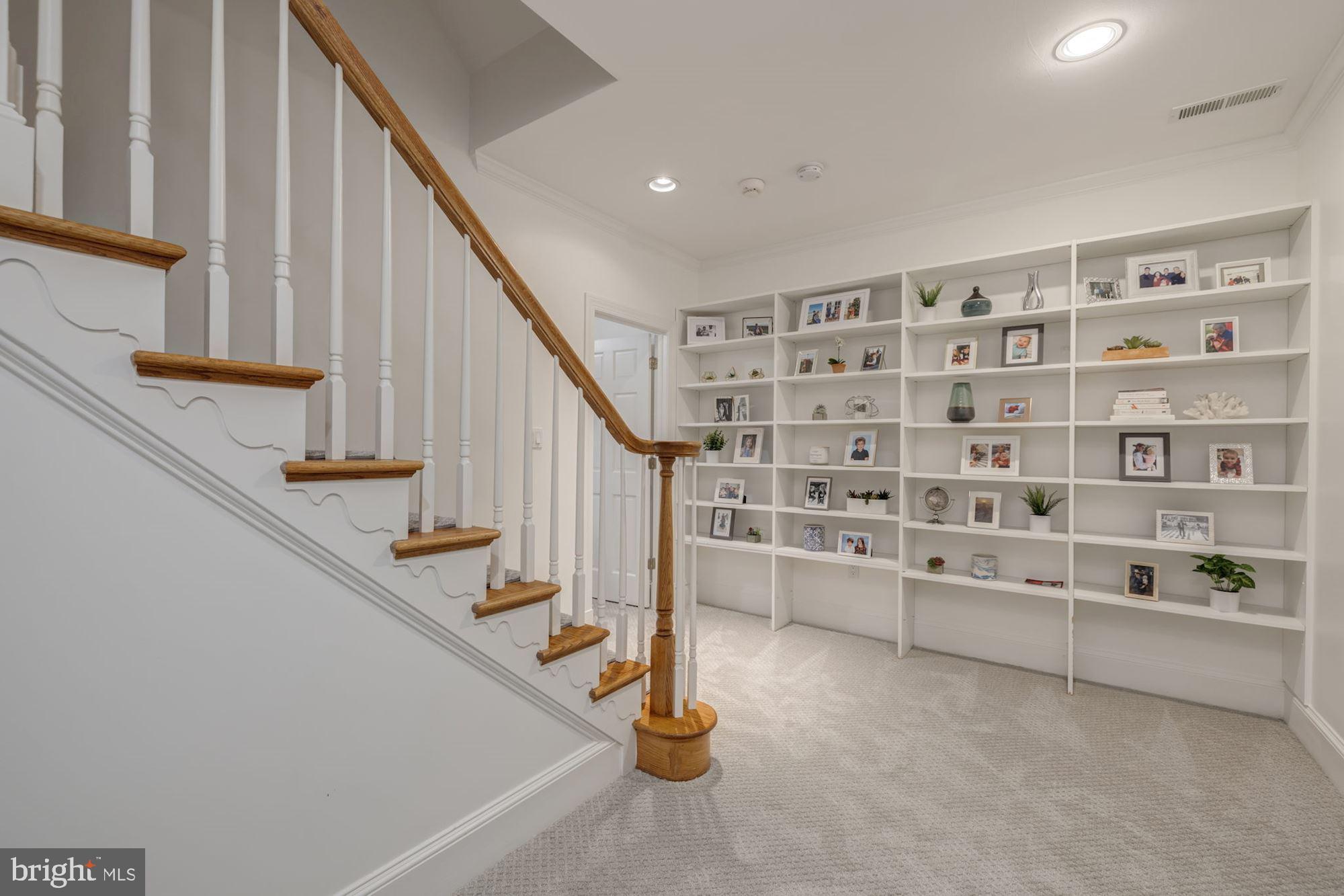 BRADLEY HILLS - Residential