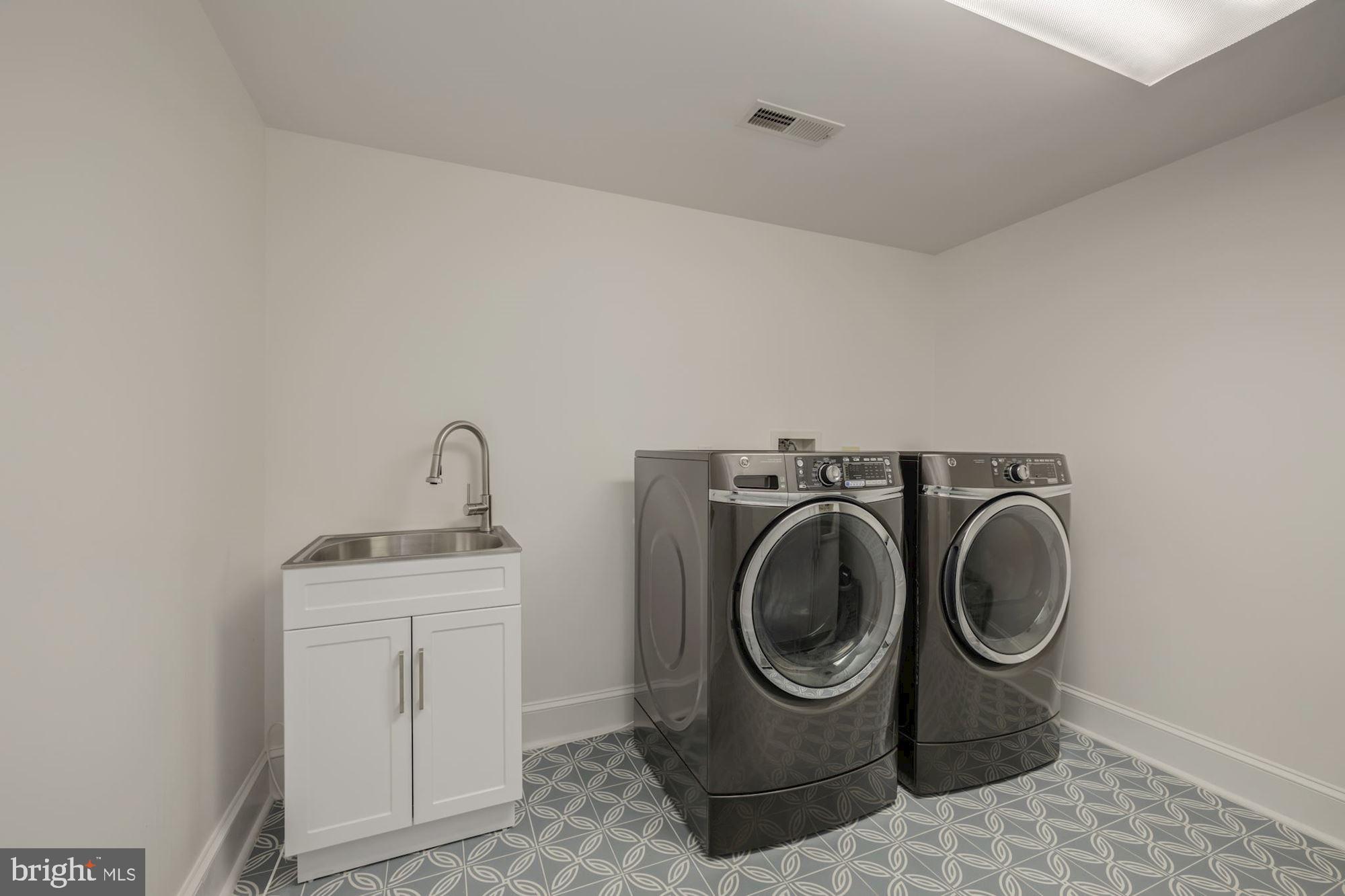 BRADLEY HILLS - Residential