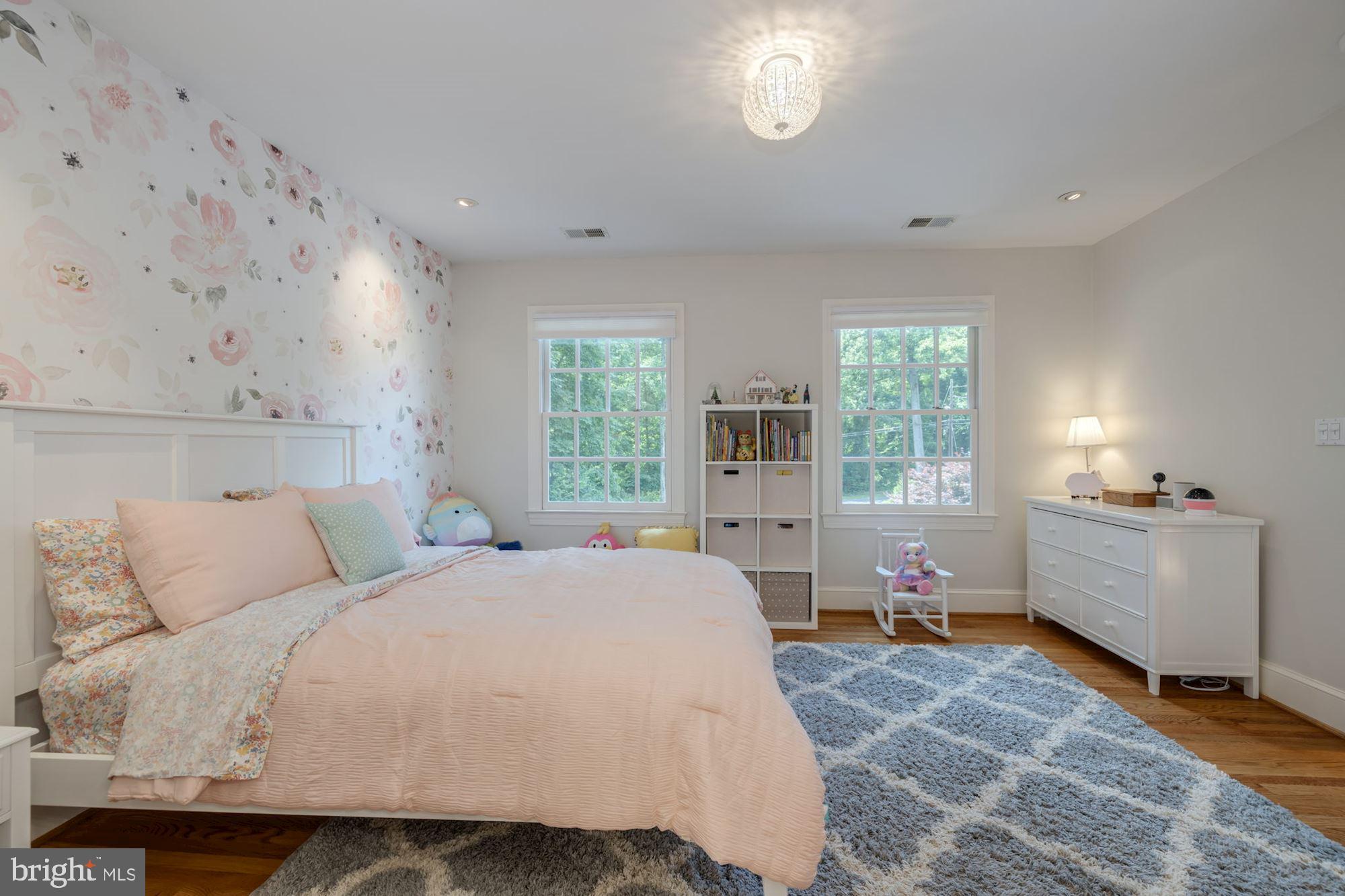 BRADLEY HILLS - Residential