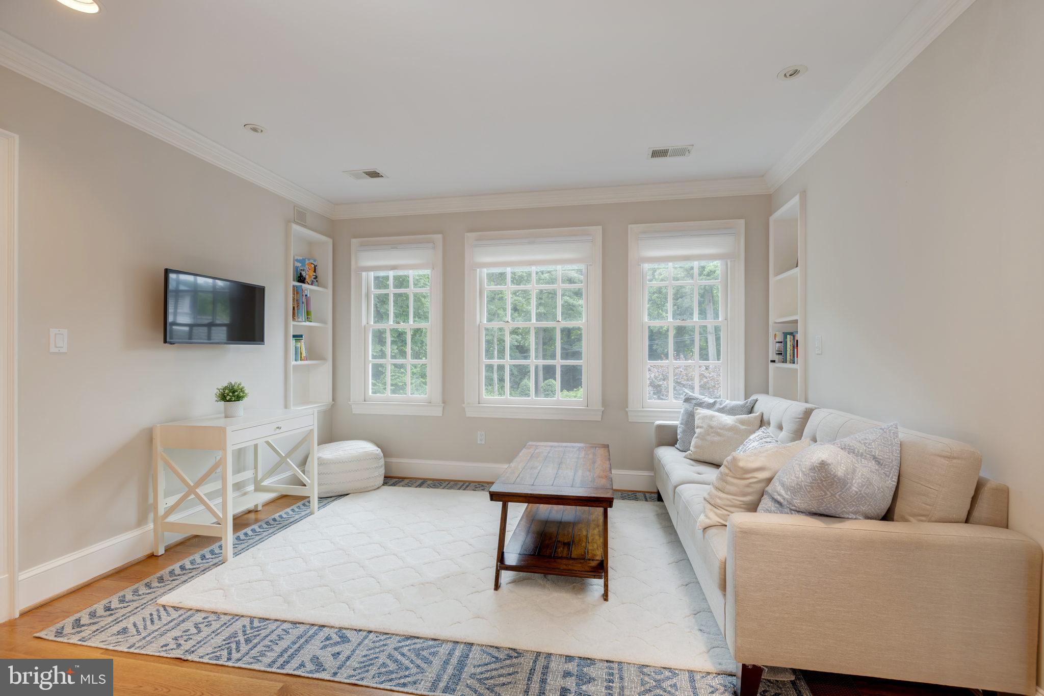 BRADLEY HILLS - Residential