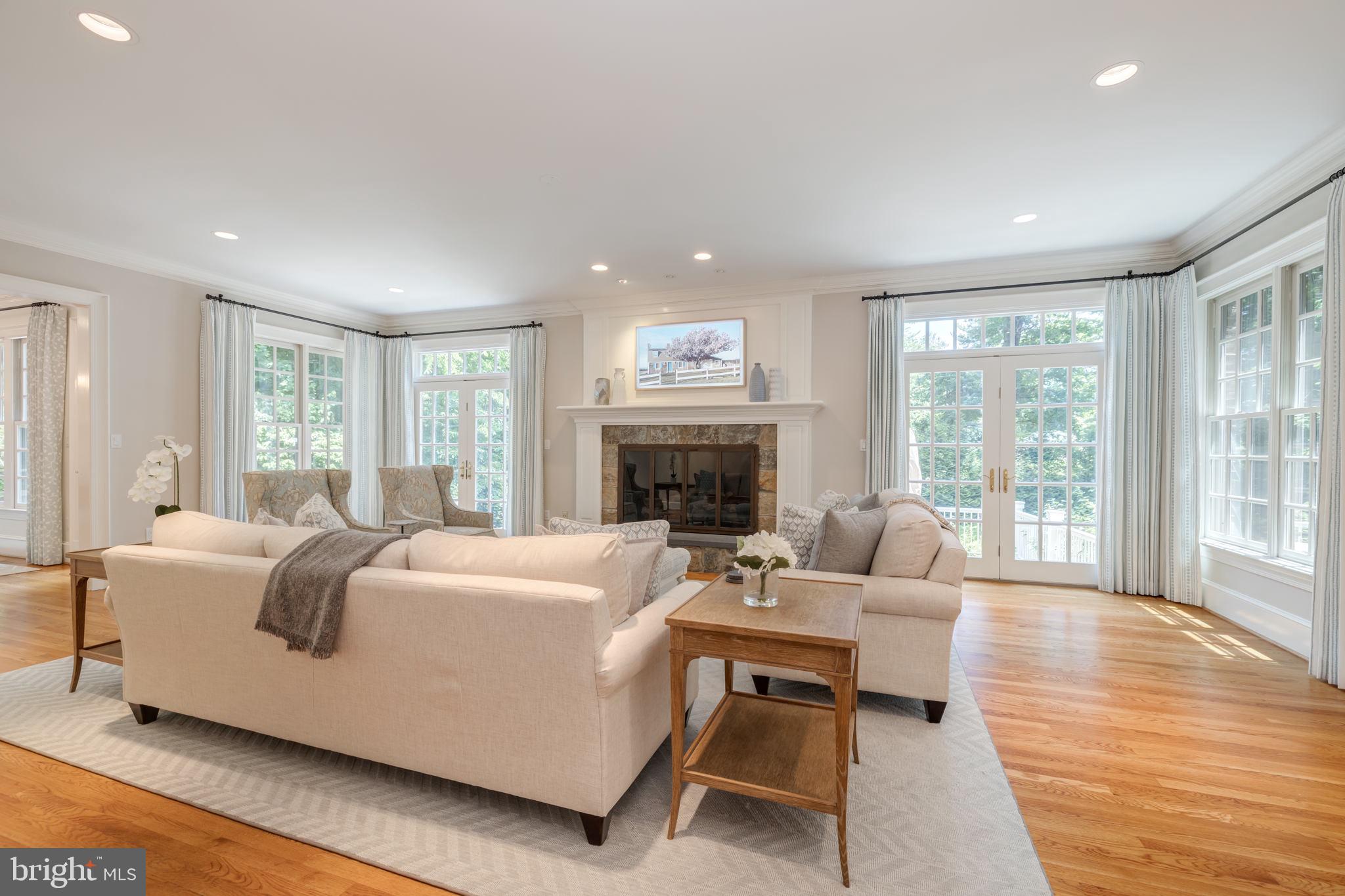 BRADLEY HILLS - Residential