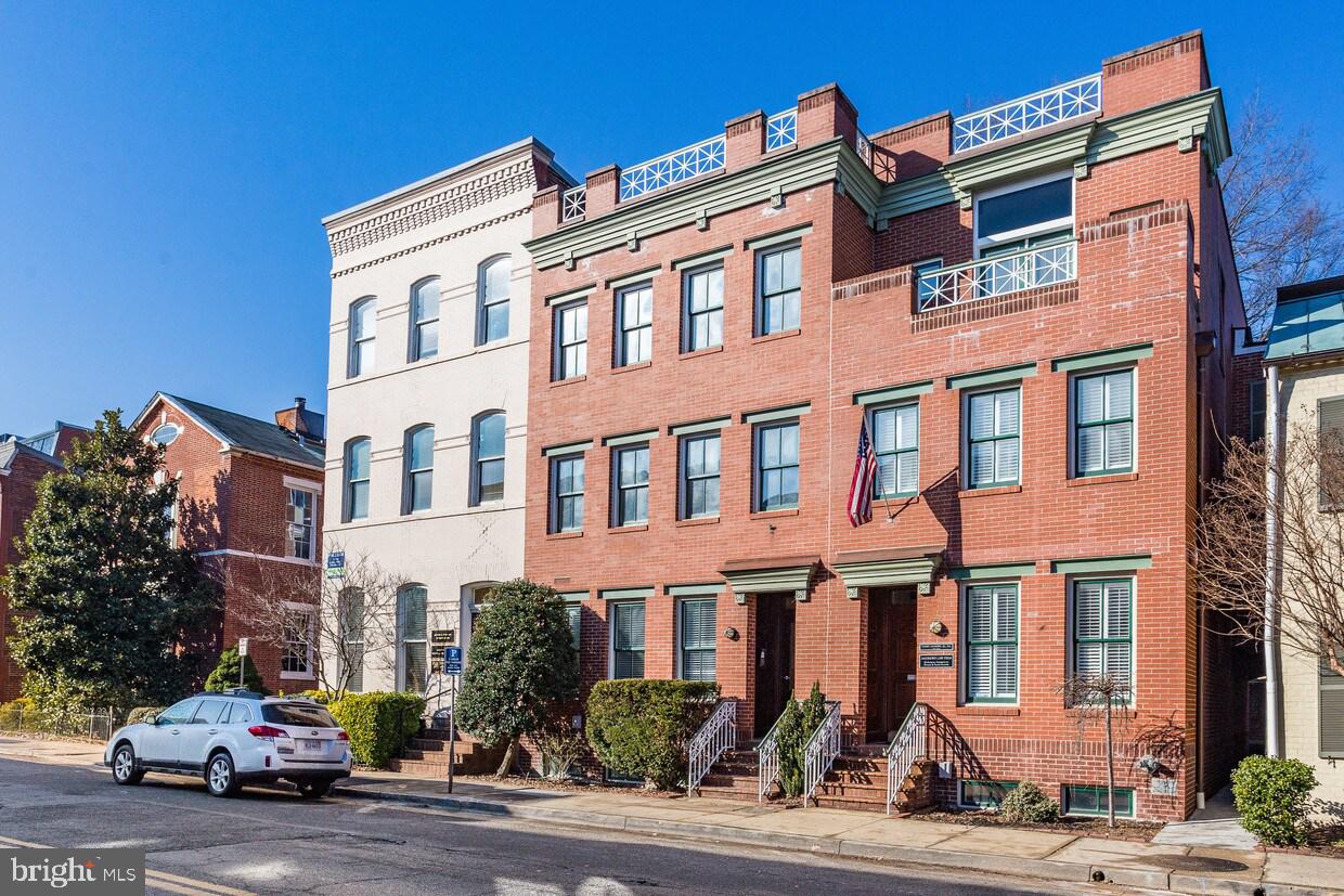 120 N ALFRED STREET
