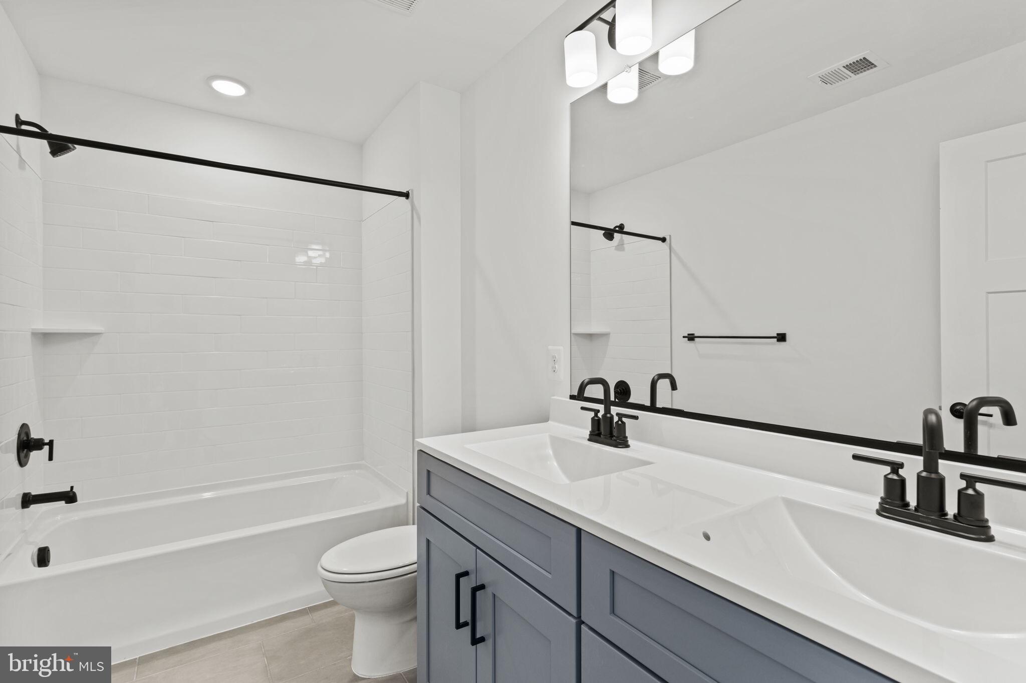 SHADY SIDE - Residential