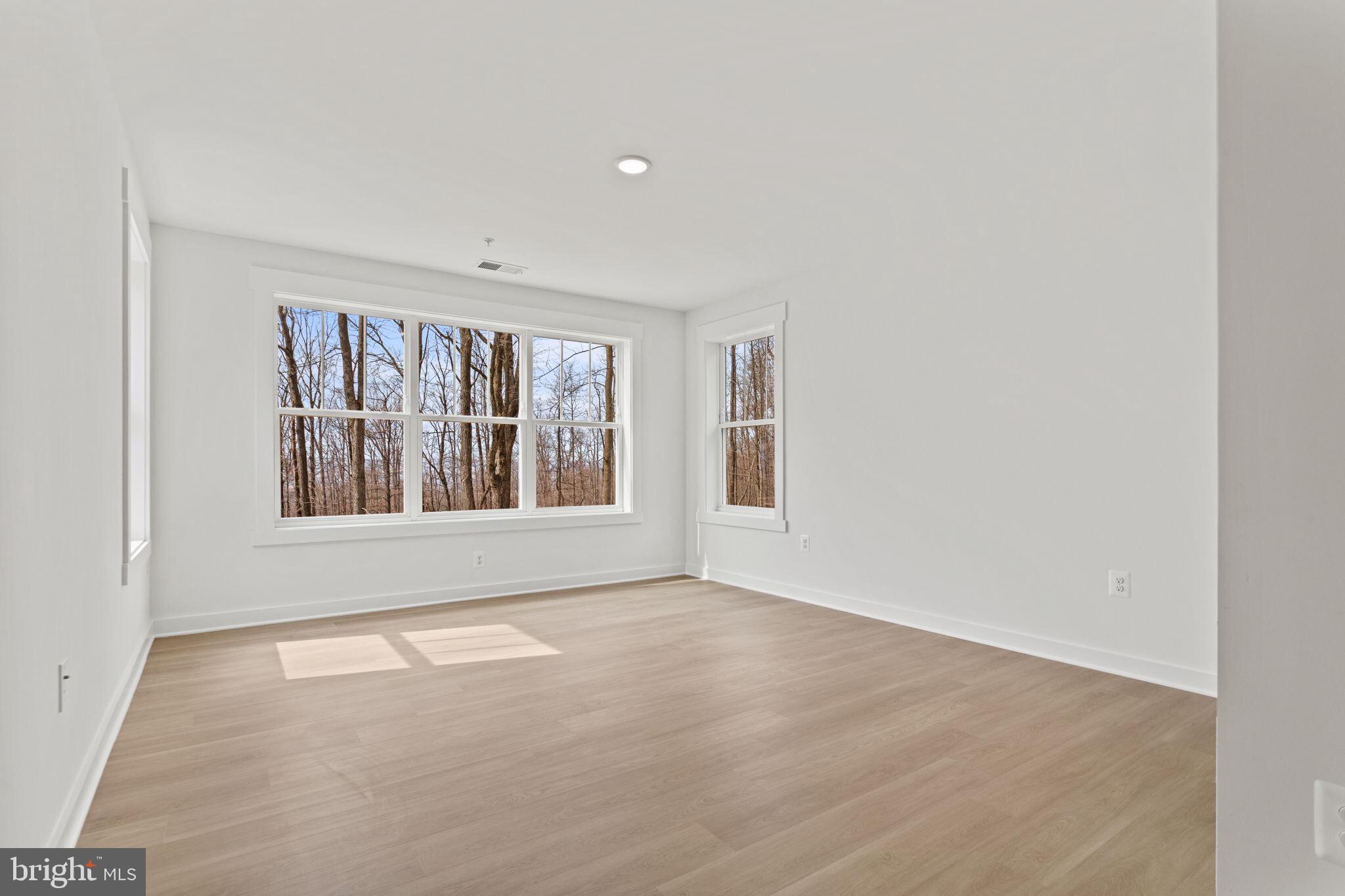 SHADY SIDE - Residential