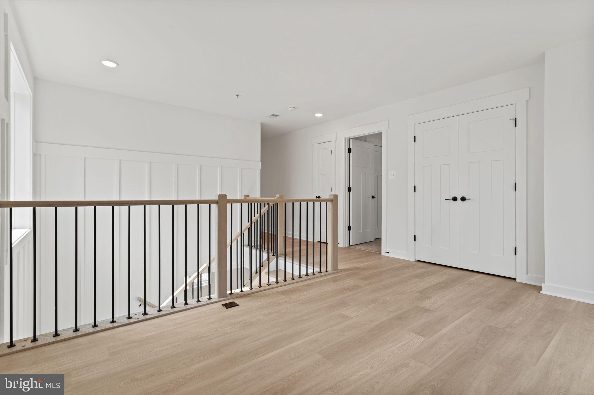 SHADY SIDE - Residential