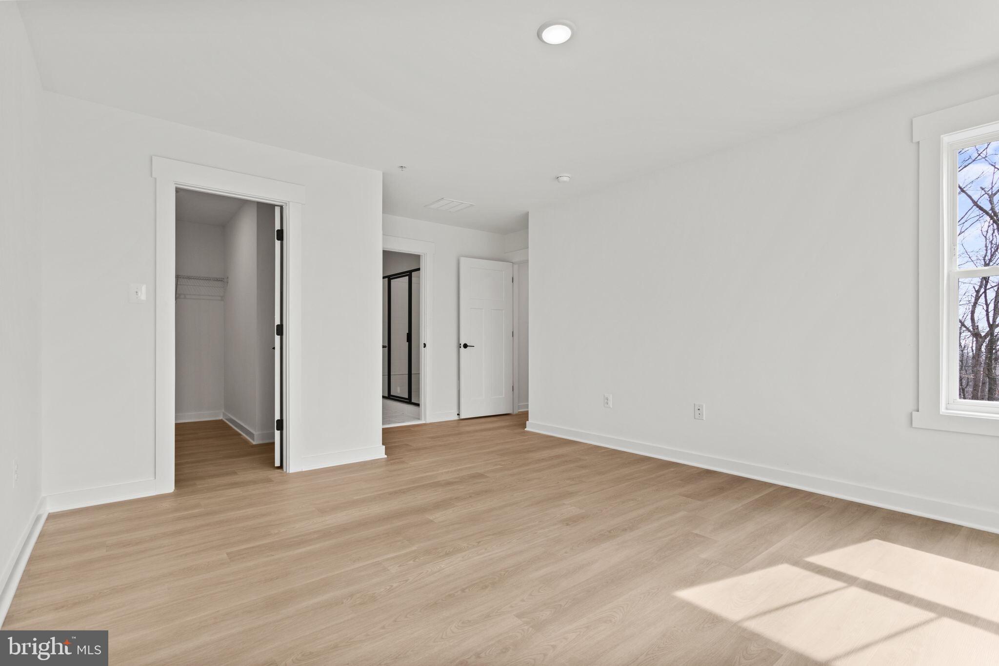 SHADY SIDE - Residential