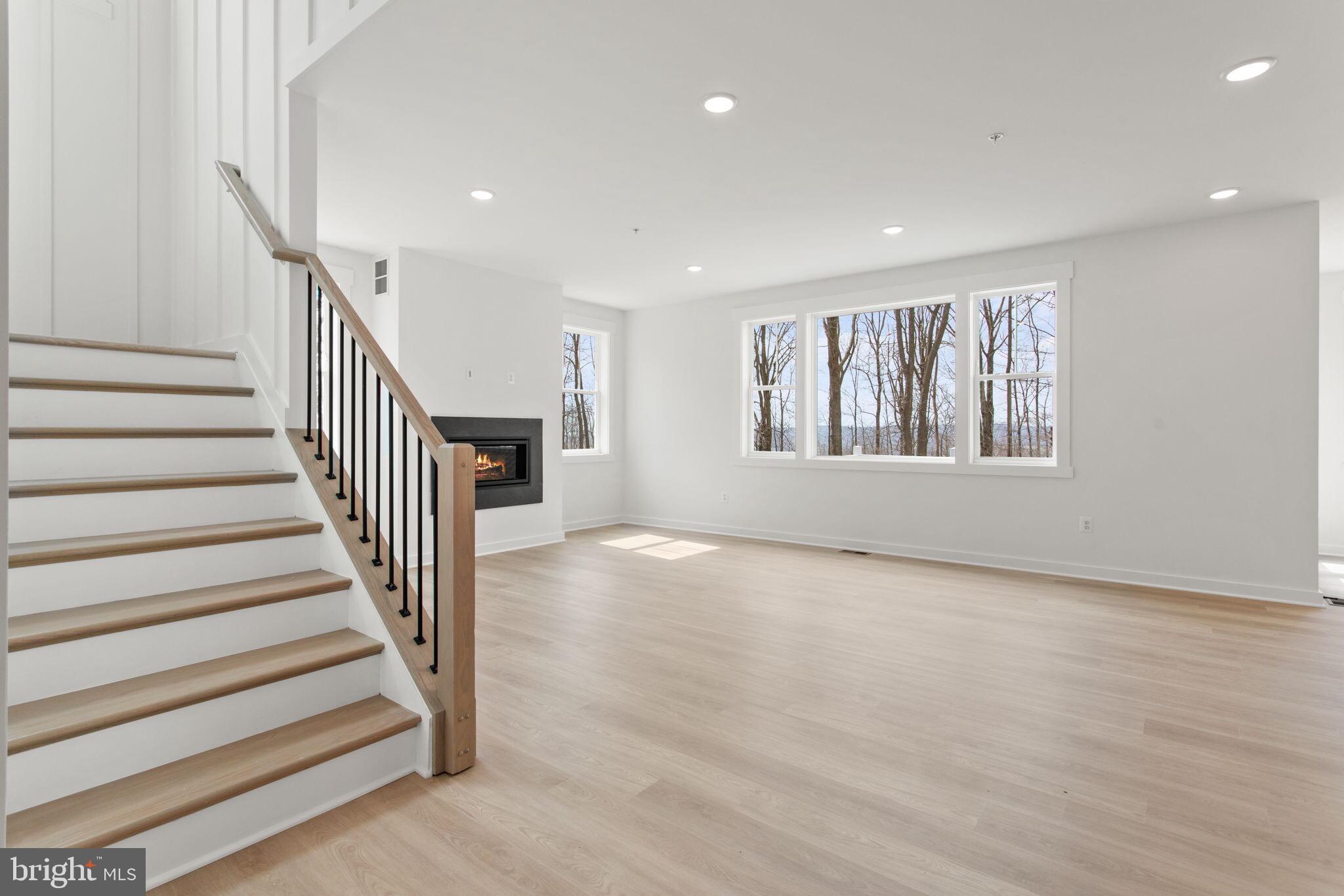 SHADY SIDE - Residential