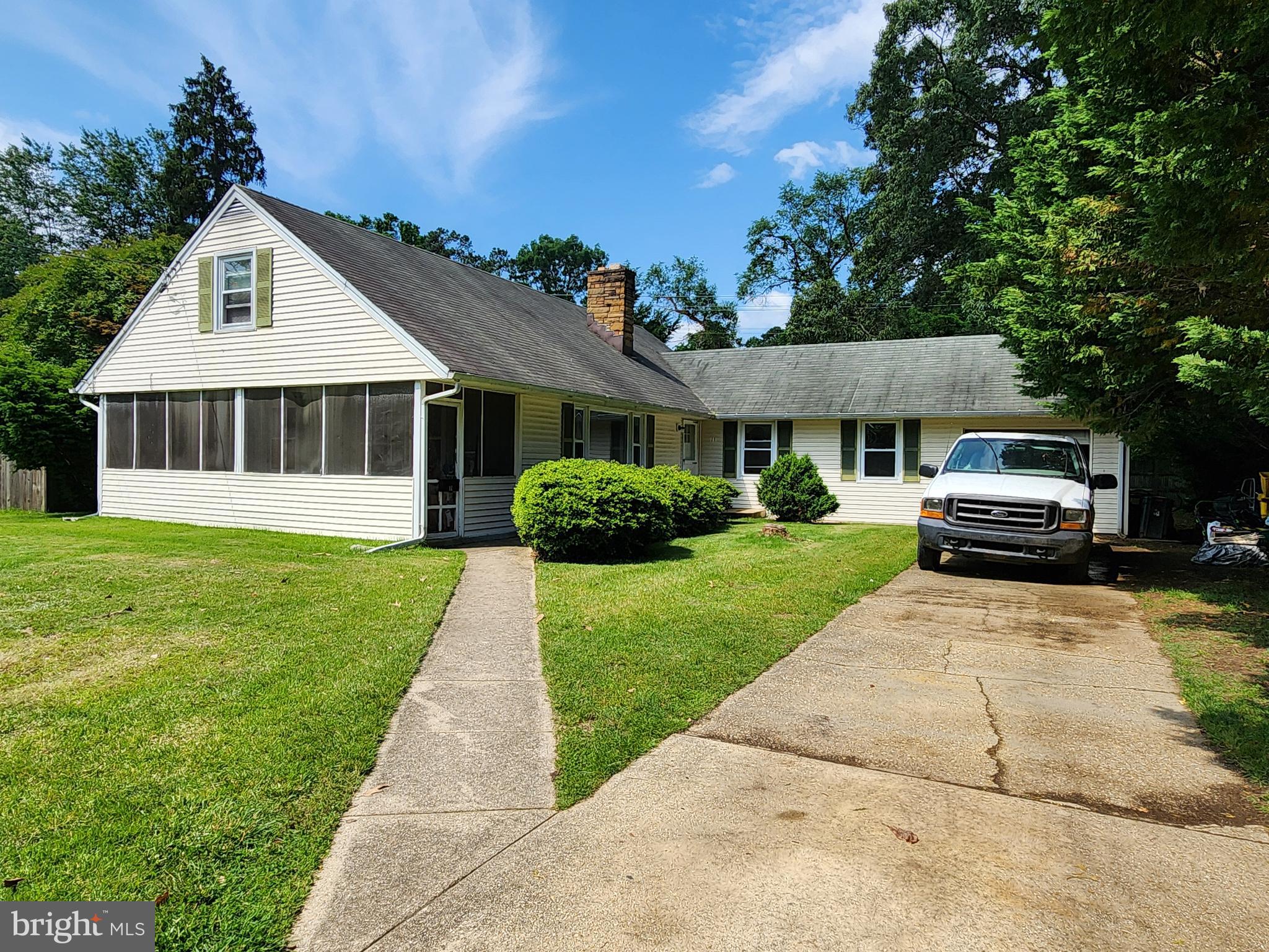 Don't miss the opportunity to get into Severna Park at this price.
Whether you are looking to move in and make it yours over time or an investor looking to remodel lthe equity is here.
By the way this home is walking distance to Severna Park Elementary school.
3 main level bedrooms one being a primary, make this one level living with the options to expand into the basement and attic.
A large unfinished basement offers lots of opportunities as well as the 2nd primary bedroom in the attic space with separate entrance.
Voluntary HOA for $50 a year grants access to a community pool
Don't get us wrong the home needs work, but the value is there.
Contact us today with any questions.