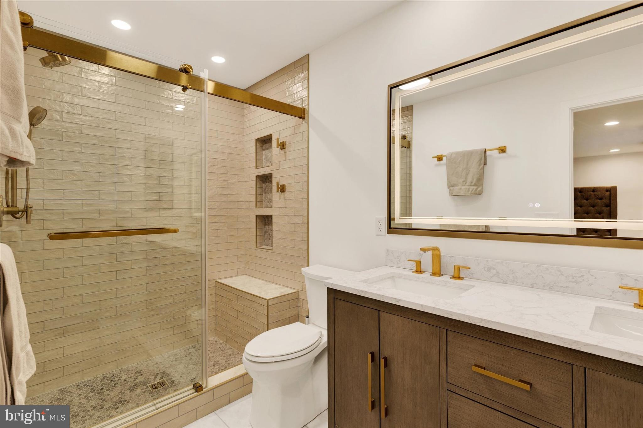 CEDAR HOLLOW - Residential