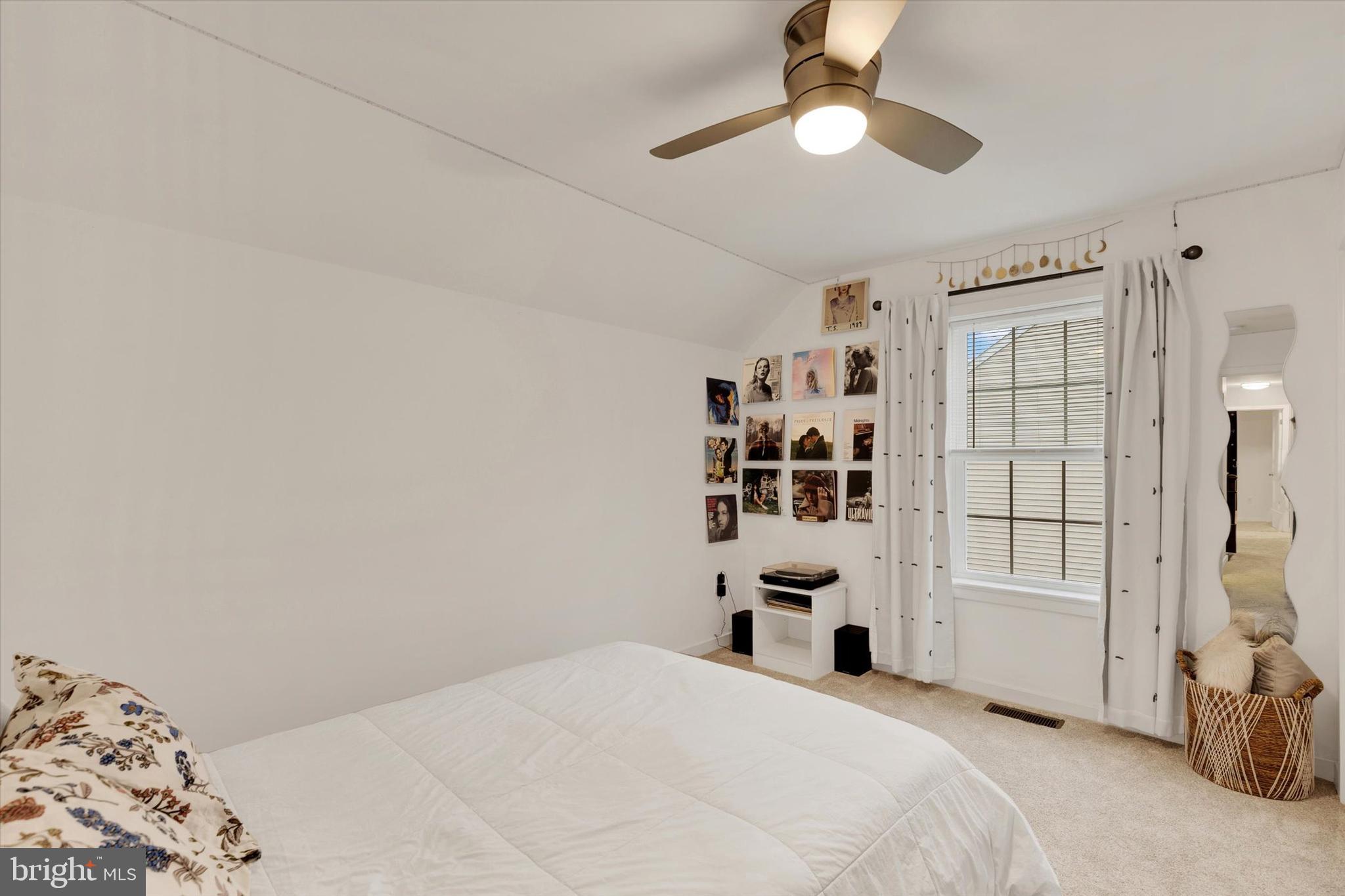 CEDAR HOLLOW - Residential