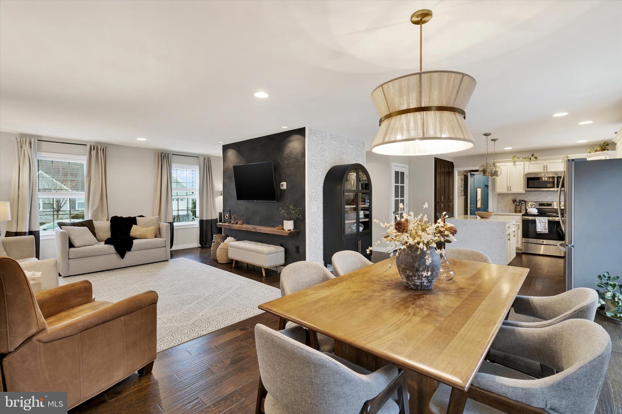 CEDAR HOLLOW - Residential