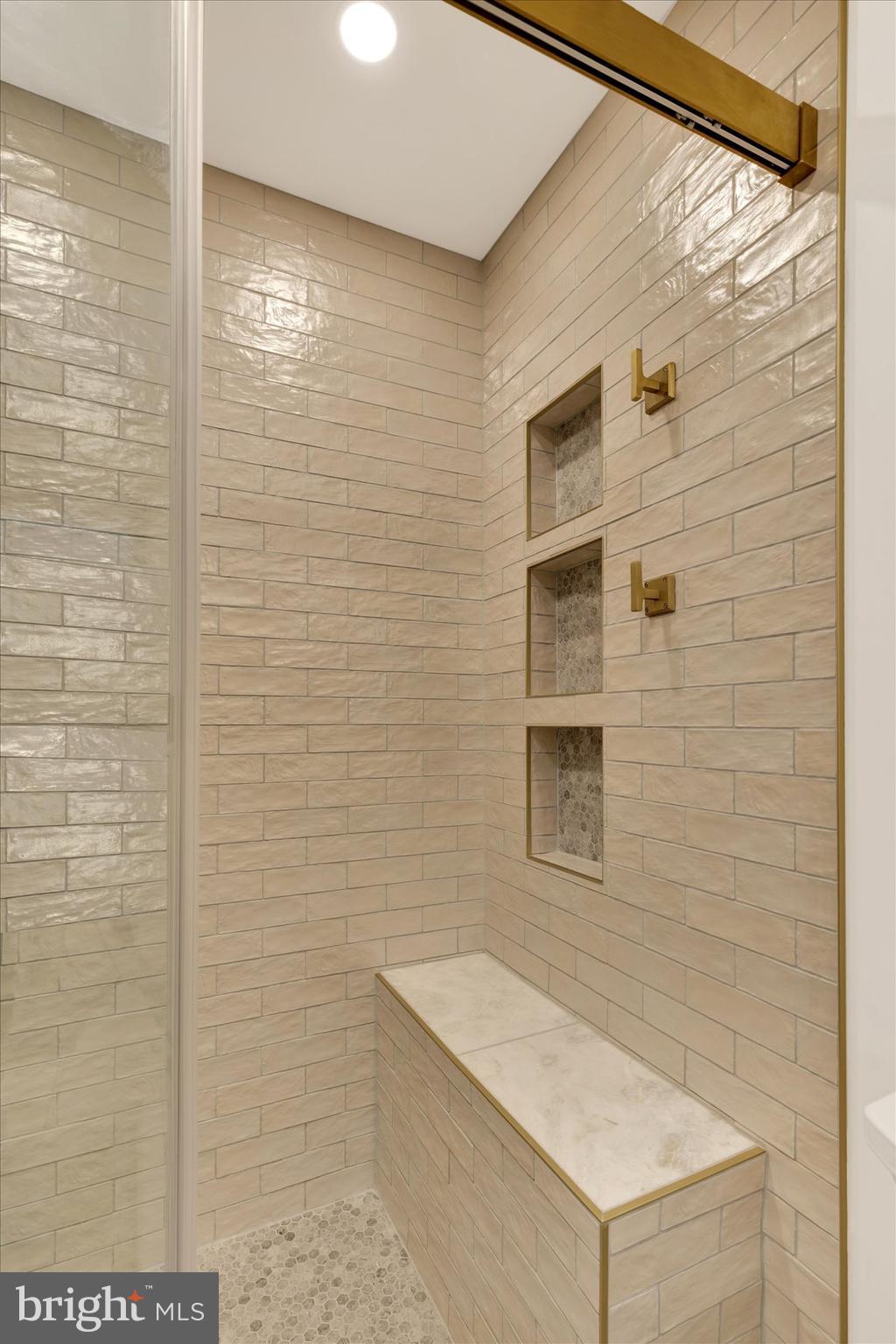 CEDAR HOLLOW - Residential