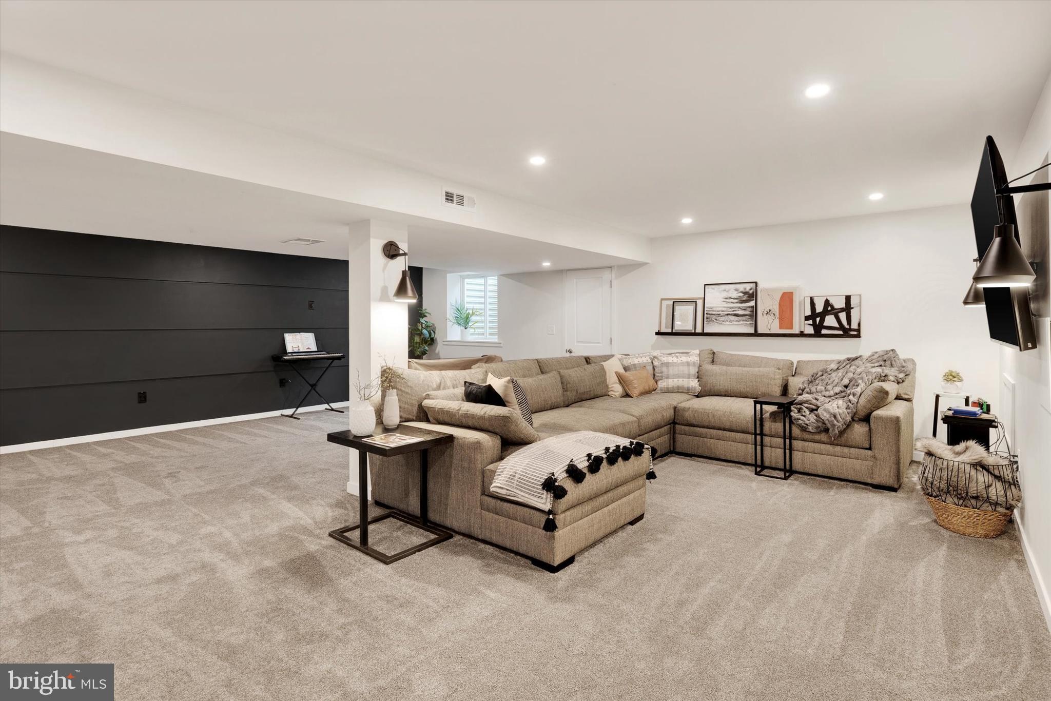 CEDAR HOLLOW - Residential