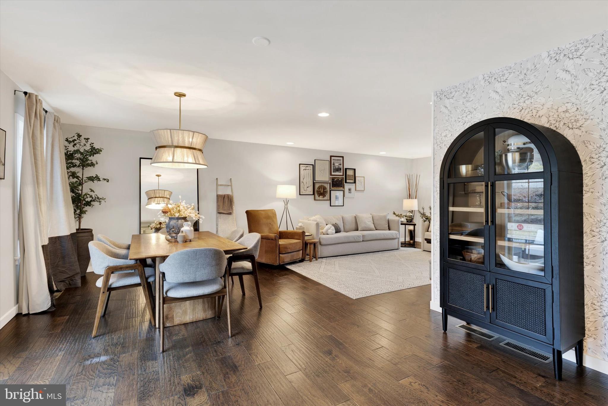 CEDAR HOLLOW - Residential