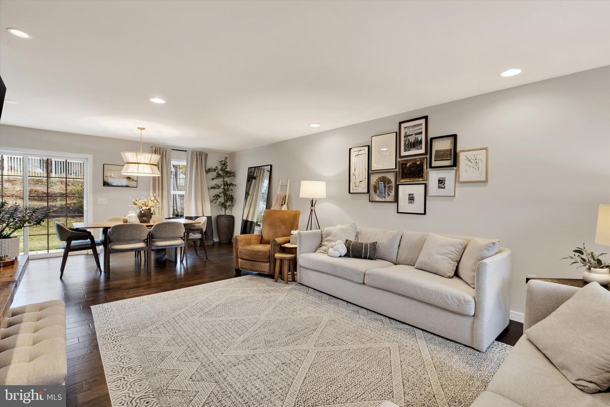 CEDAR HOLLOW - Residential