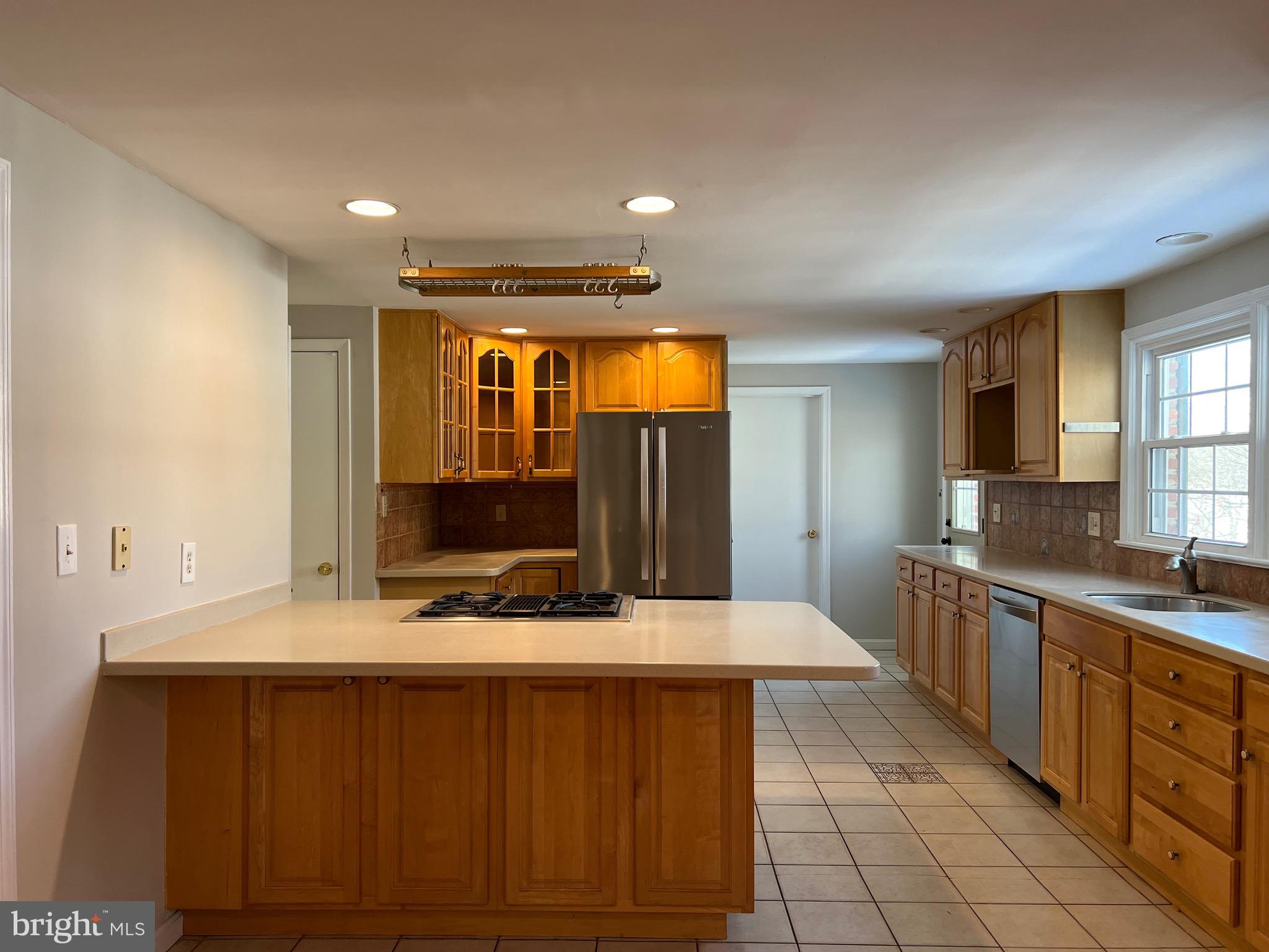 MONTGOMERY VILLAGE - Residential