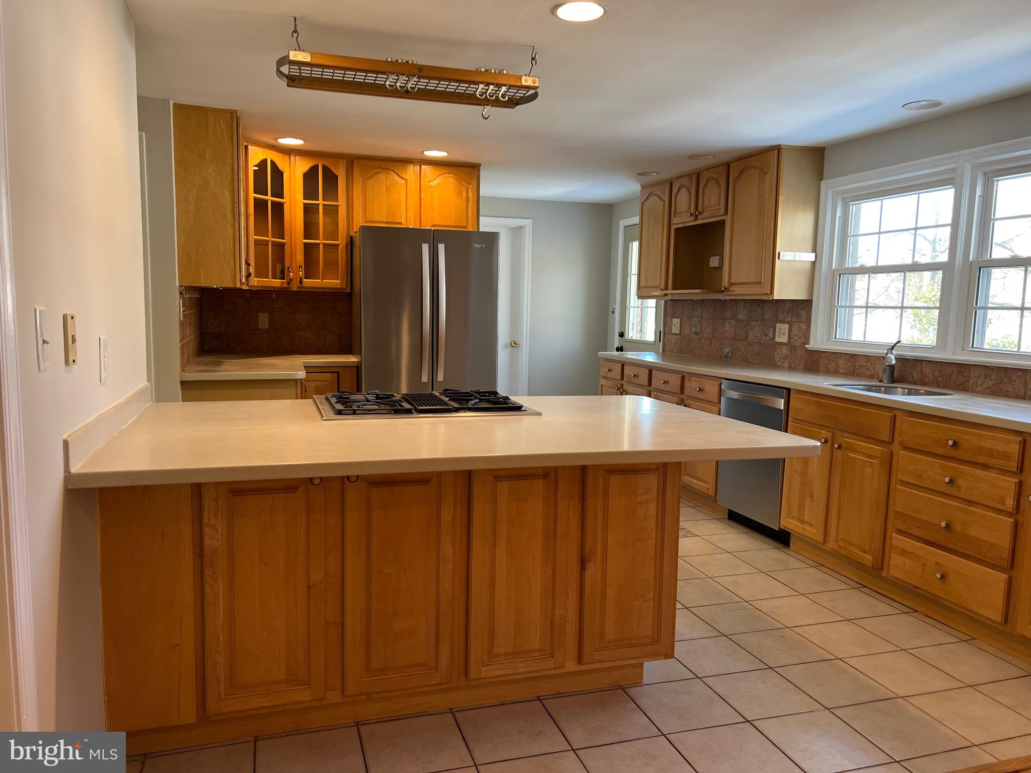 MONTGOMERY VILLAGE - Residential