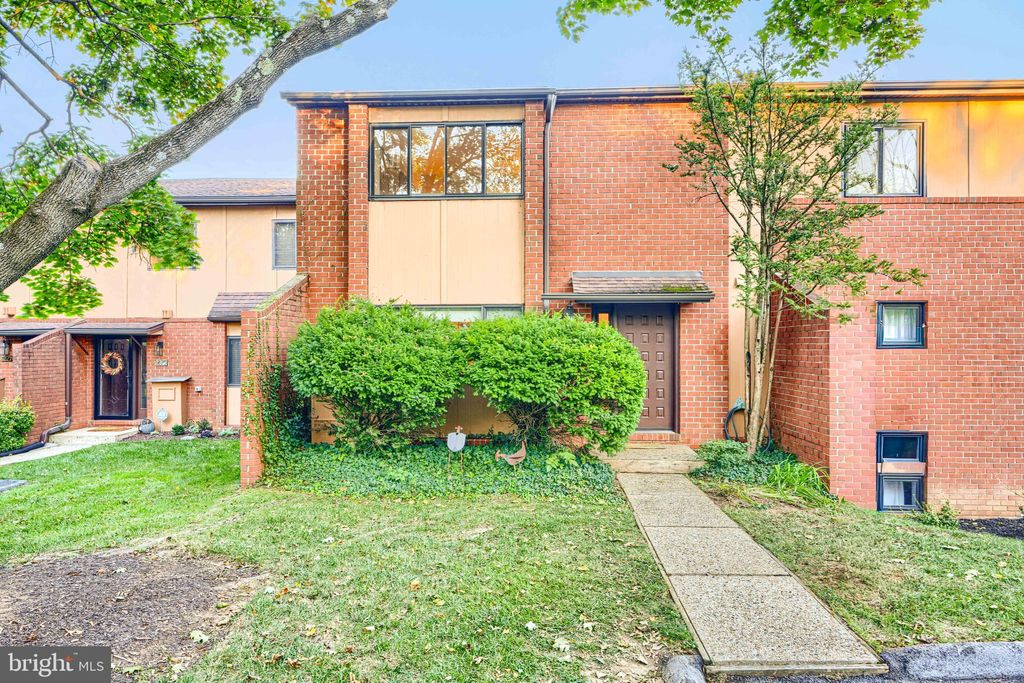 Photo of 8223 Ruxton Crossing Court, TOWSON, MD 21204 (MLS # MDBC2142294)