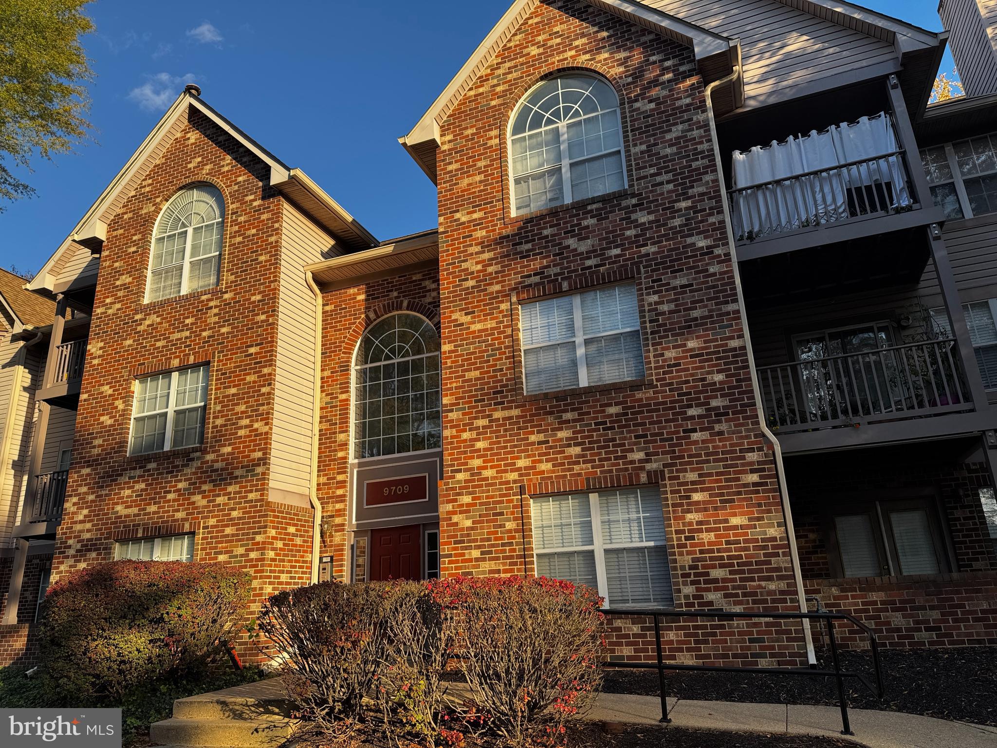 LAKE POINTE - Residential