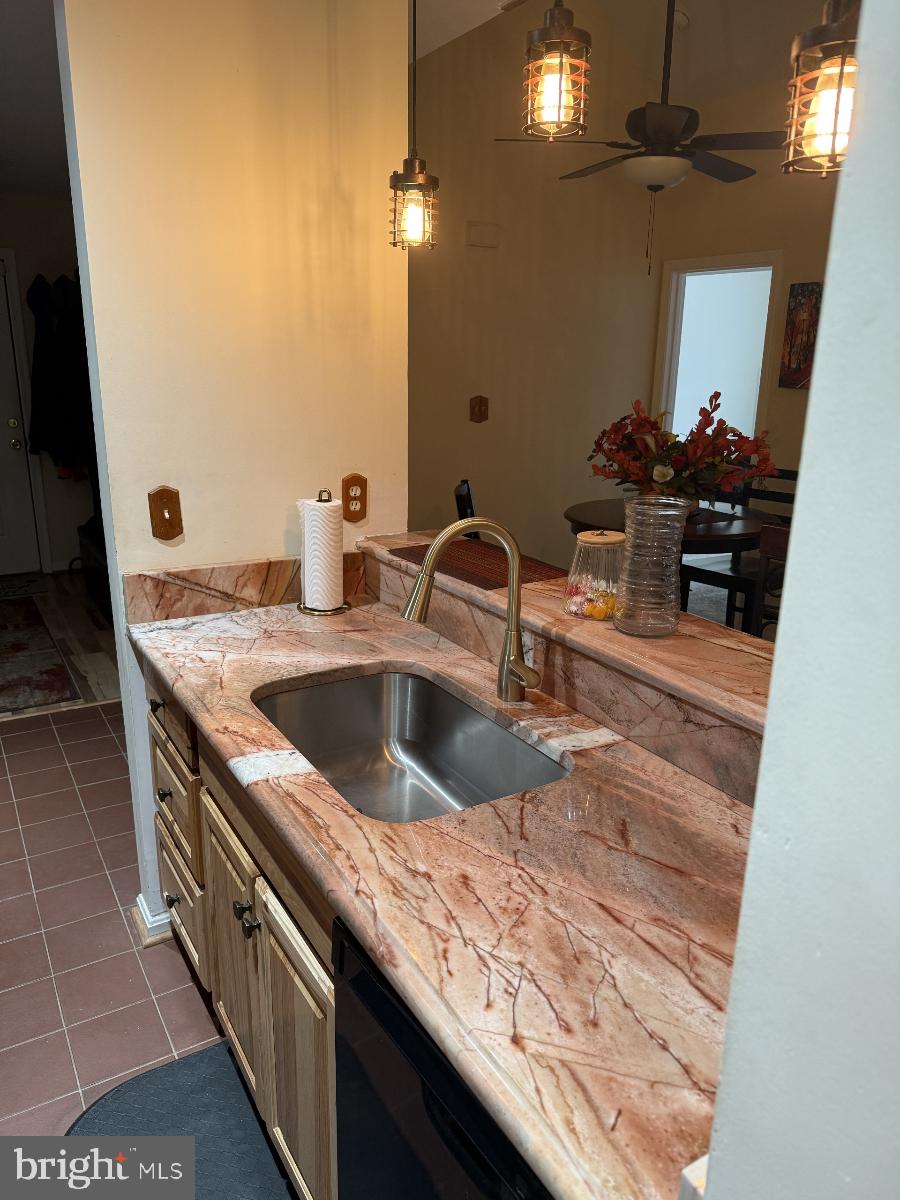 LAKE POINTE - Residential