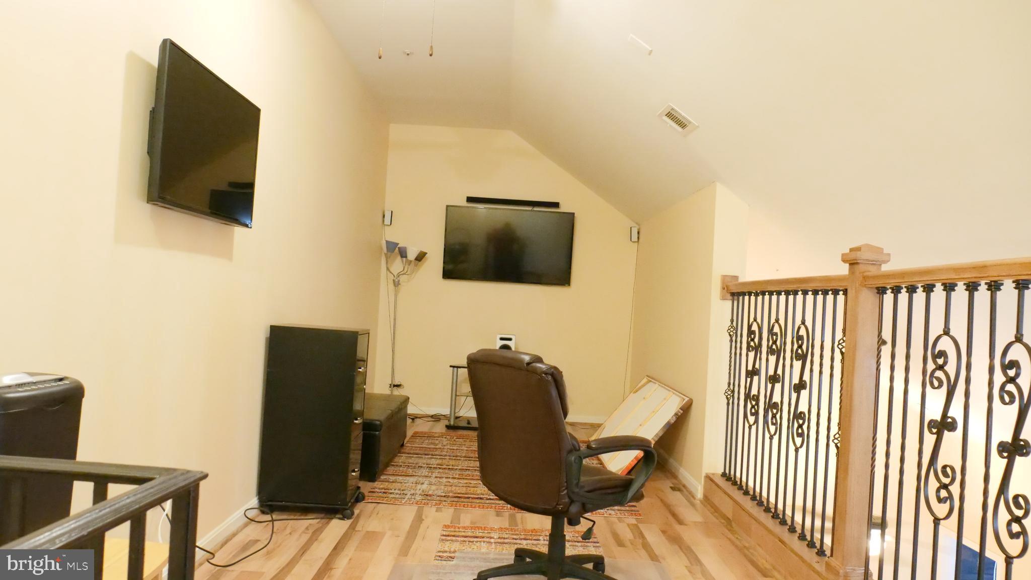 9709 LAKE POINTE COURT 301