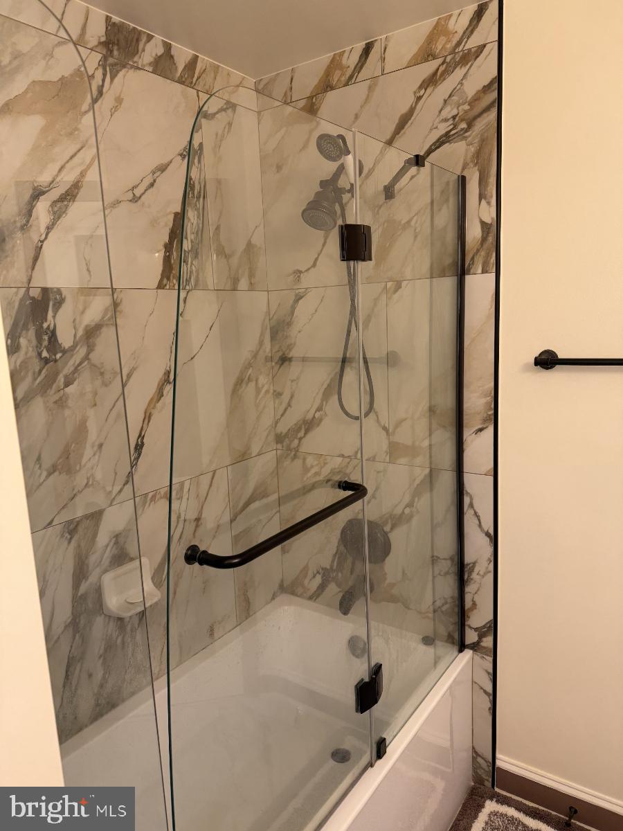 LAKE POINTE - Residential