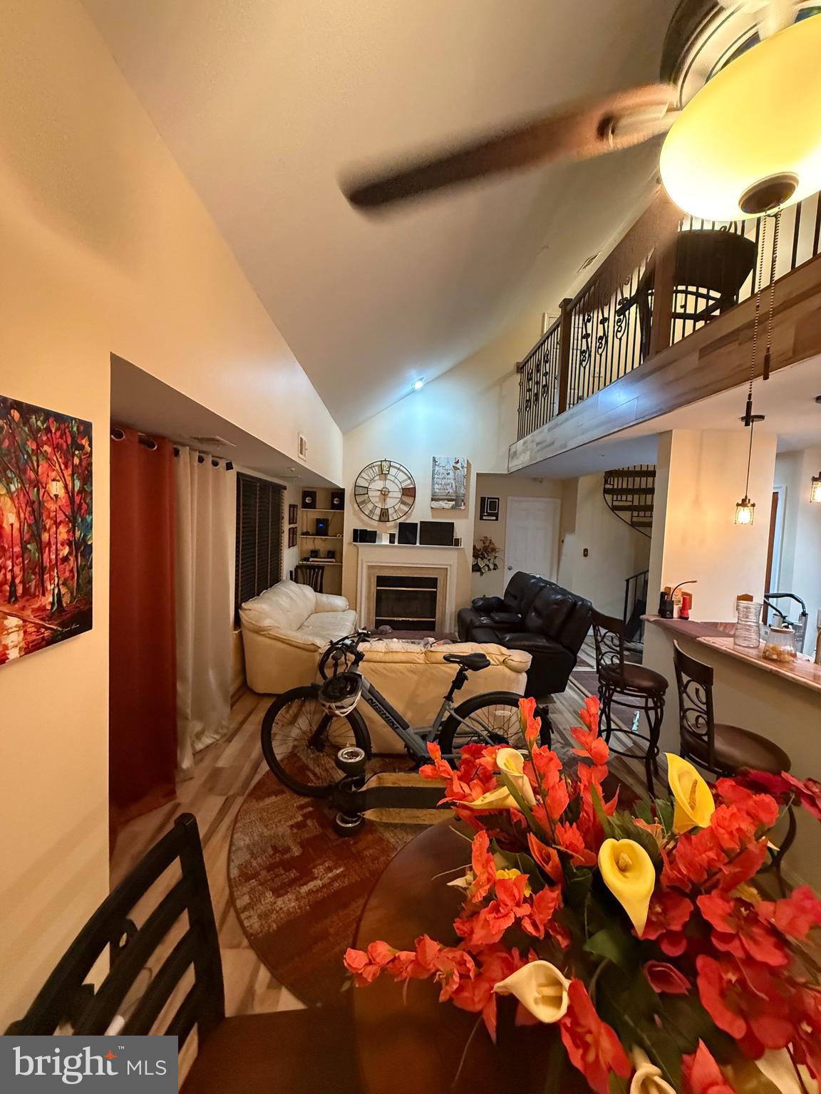 LAKE POINTE - Residential