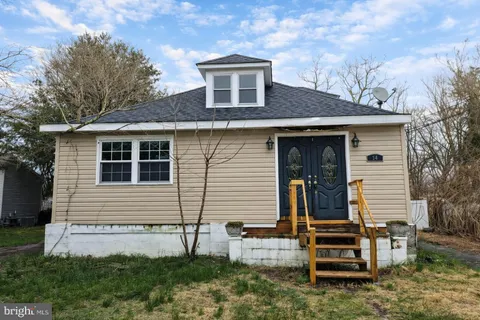 MLS: NJCD2114022